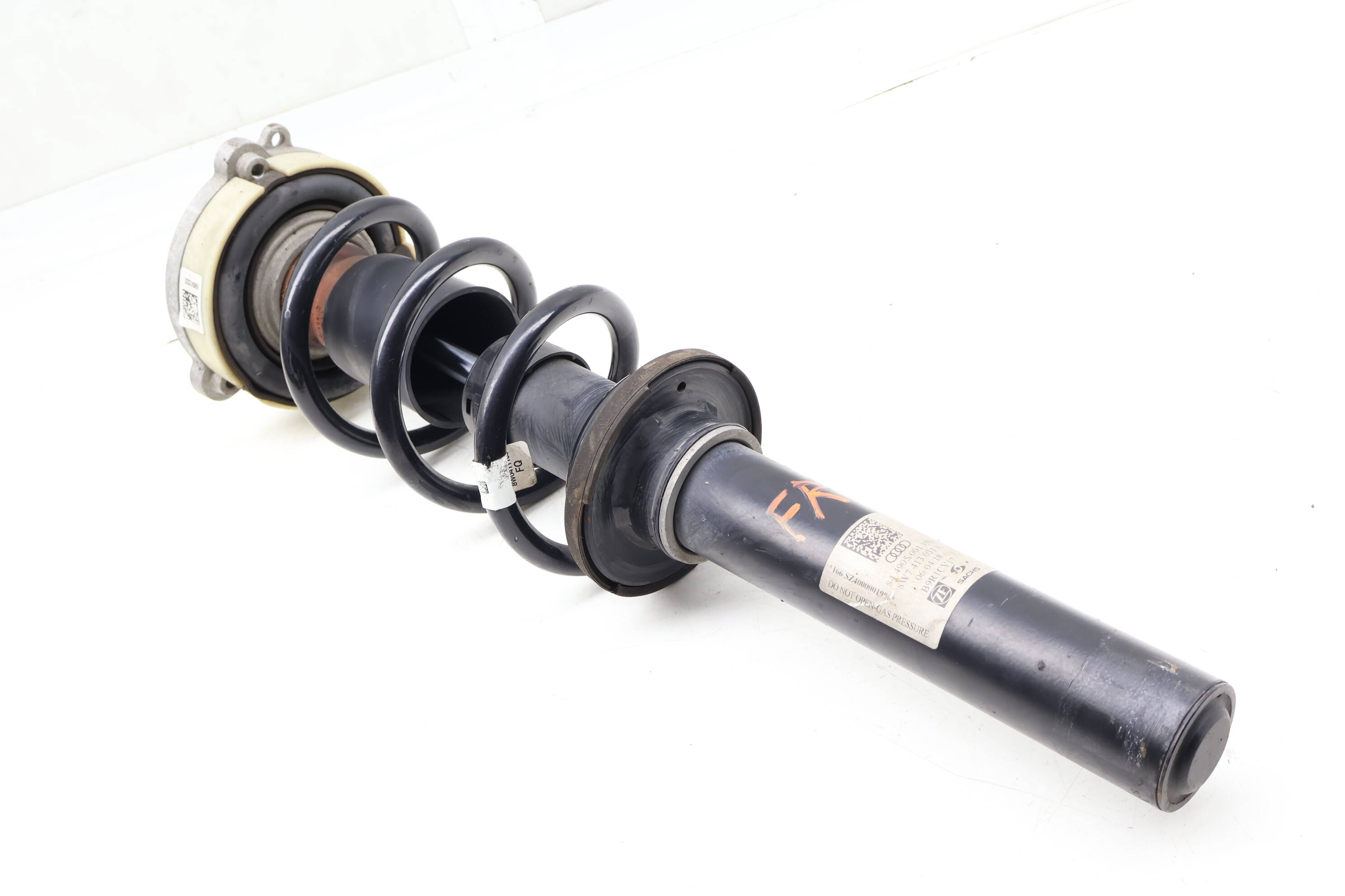 Strut / Shock Absorber Assembly 8W7413031J