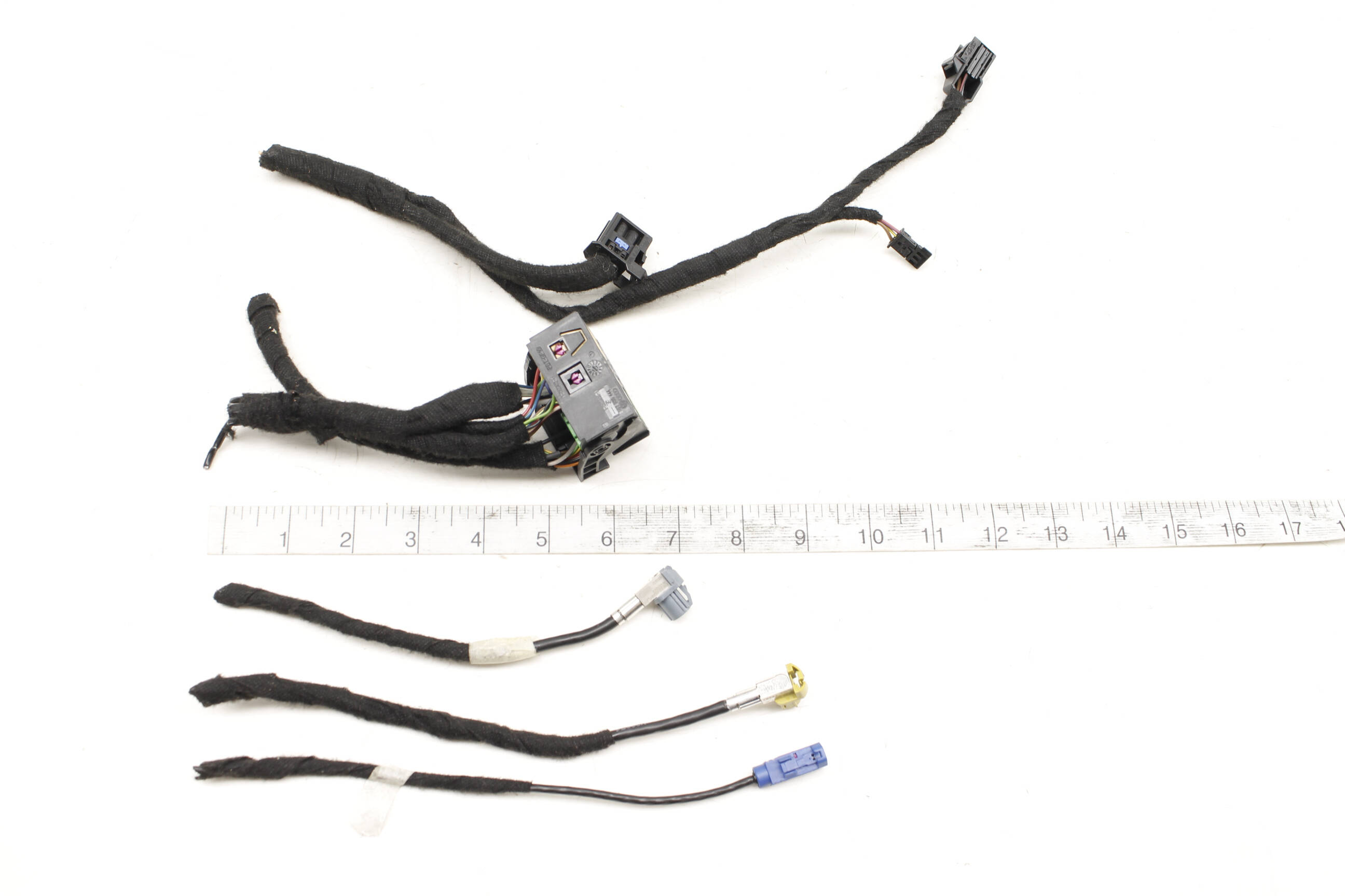 Dash Mmi / Multimedia Unit Wiring Harness / Connector Set