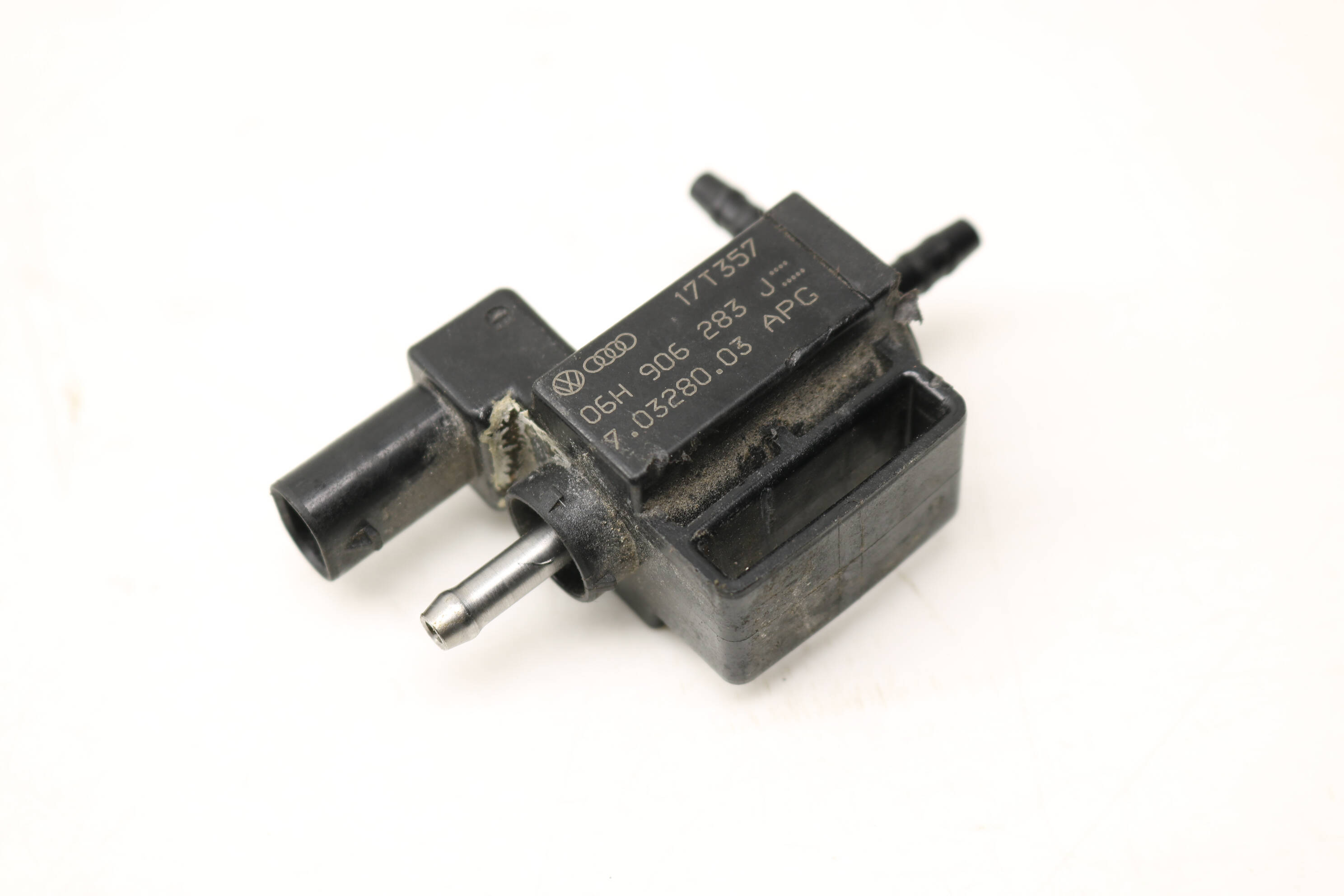 Audi Solenoid Valve 06H906283J 