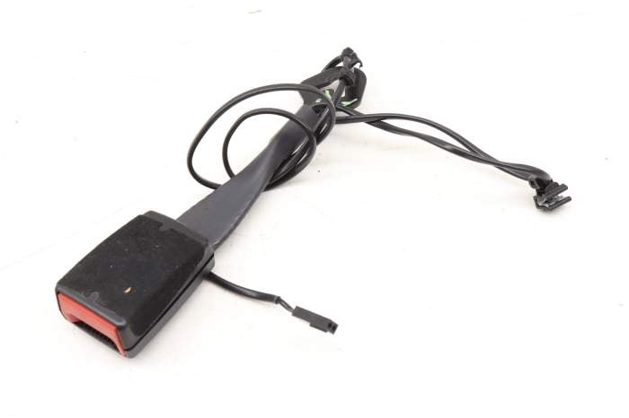 VW Front Right Seatbelt Seat Belt Buckle Receiver 5C6857756K