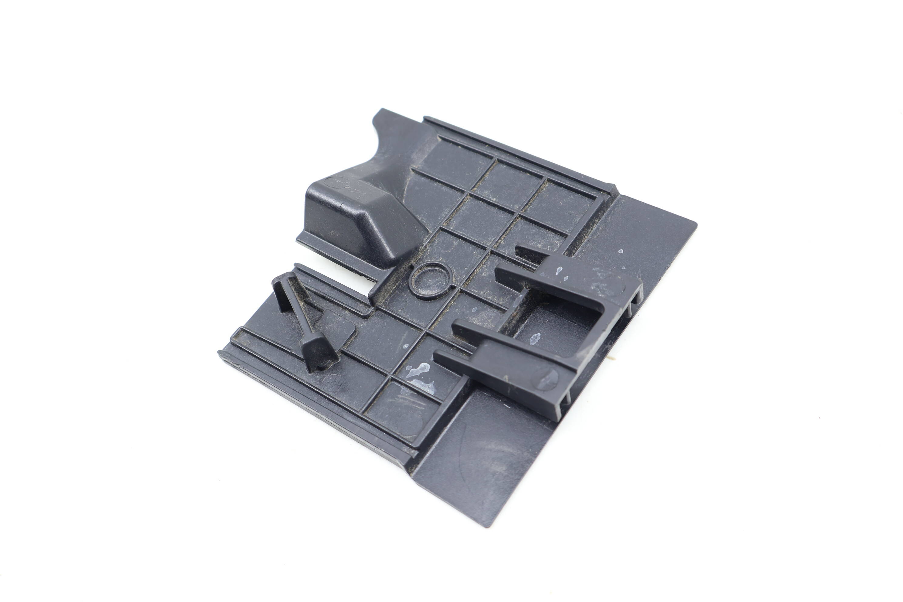 Fuse Box End Plate / Bracket 5WA927165