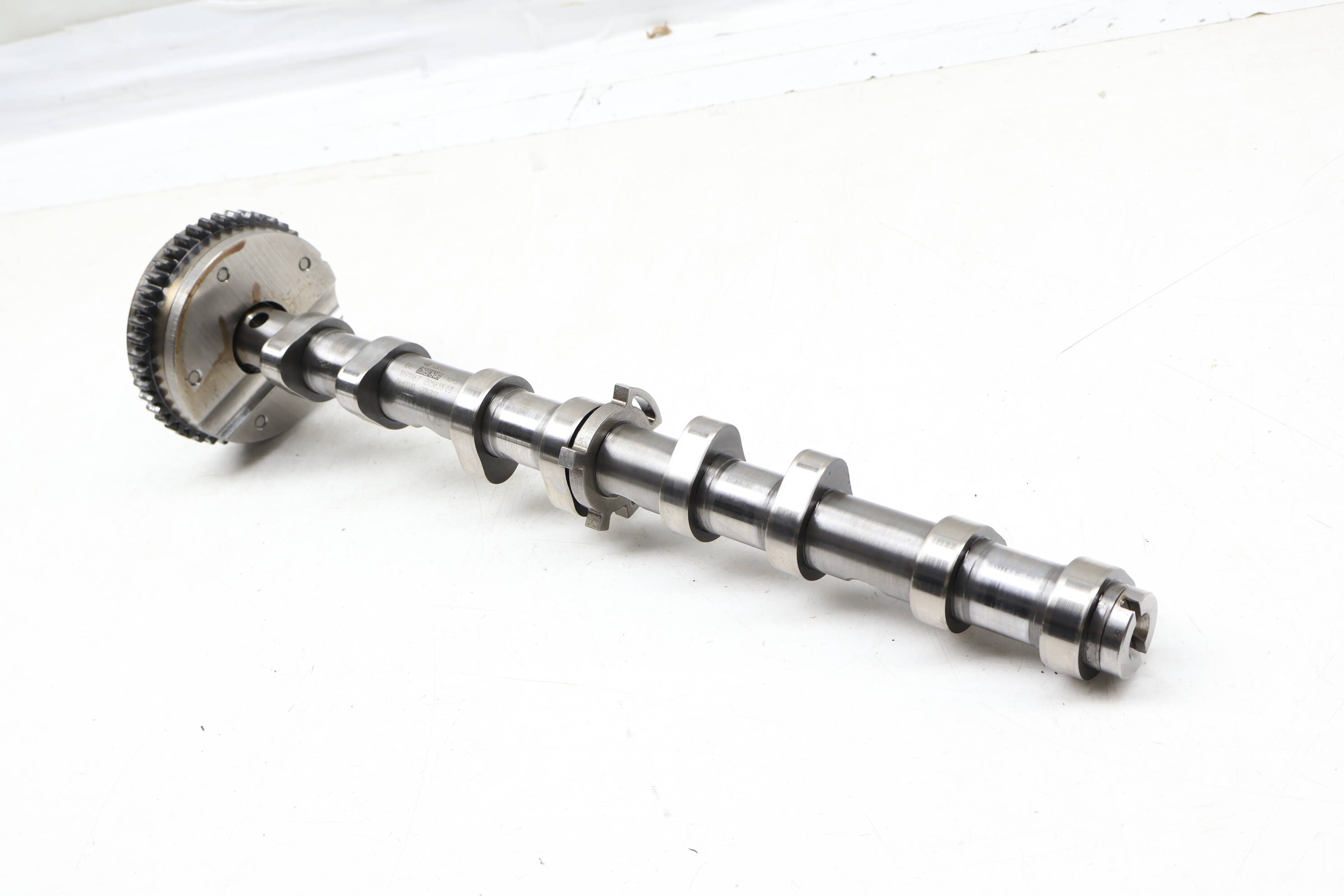 Intake Cam / Camshaft 06H109101D