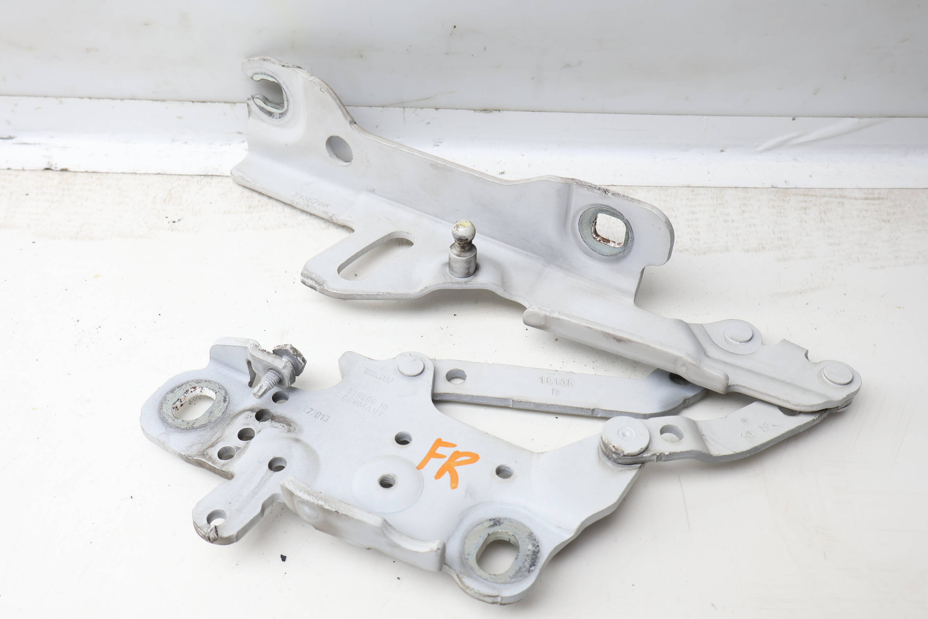 Hood Hinge 41617336700