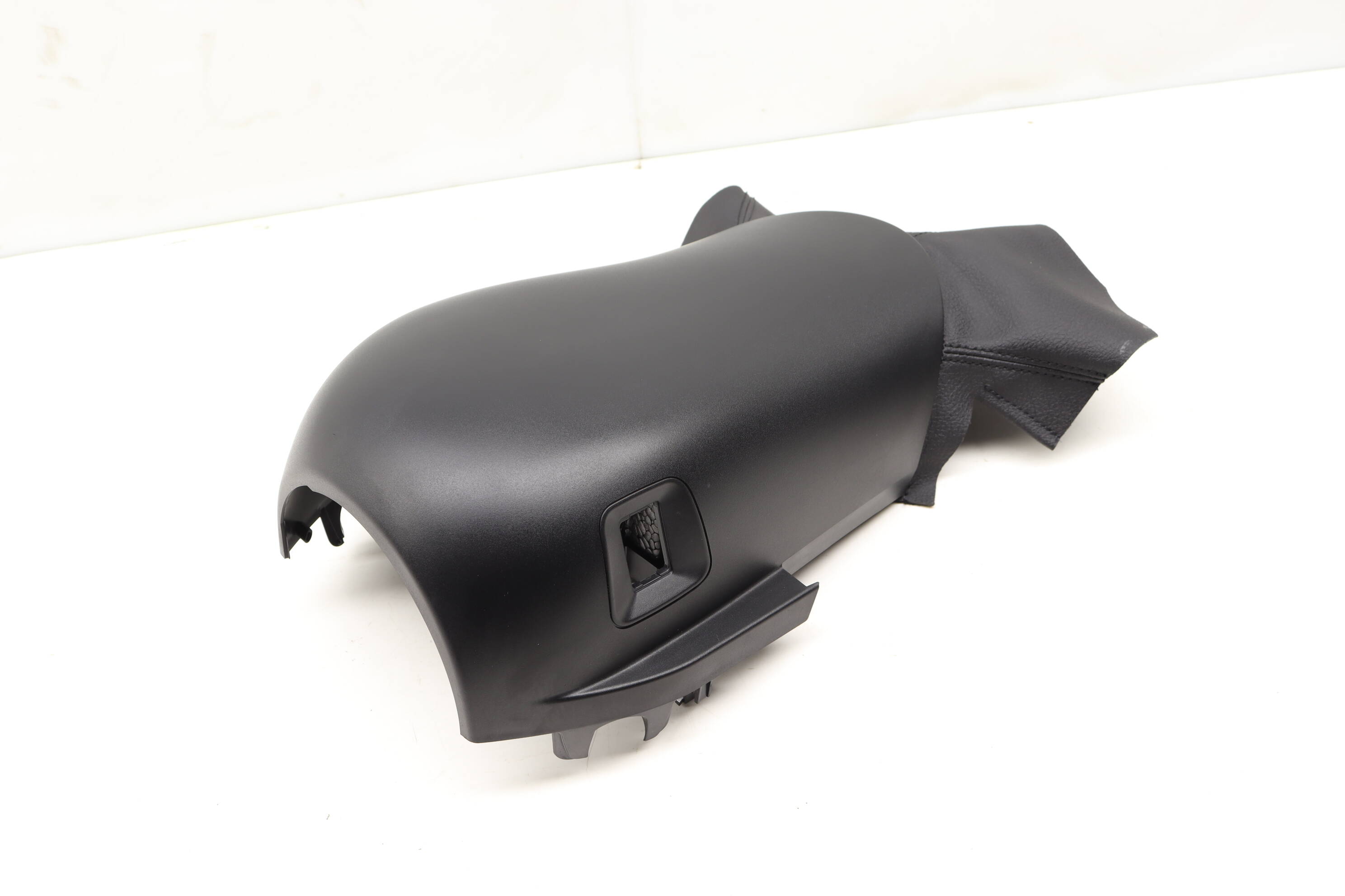 Lower Steering Trim / Cover 61319219551