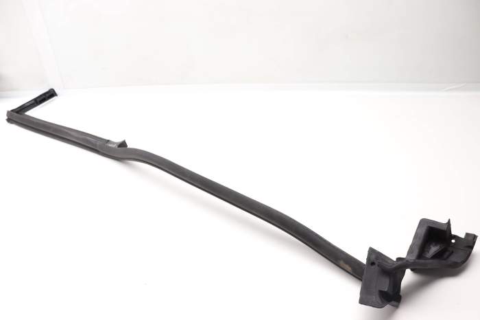 B Pillar Door Seal / Weather Stripping 51767277060 main product photo