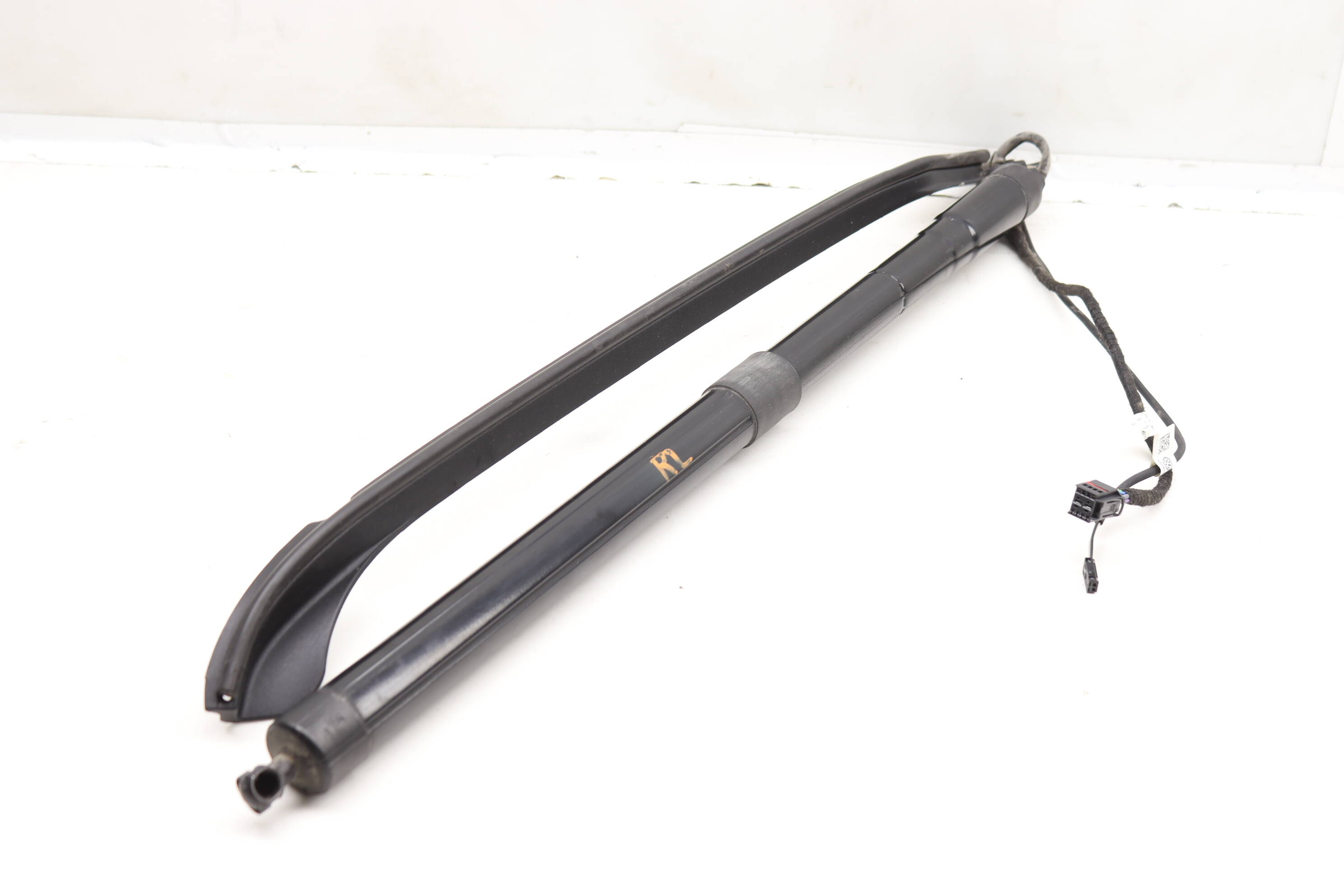 Trunk&#x20;Hatch&#x20;Strut&#x20;&#x2F;&#x20;Drive&#x20;Unit&#x20;W&#x2F;&#x20;Trim&#x20;7P6827711