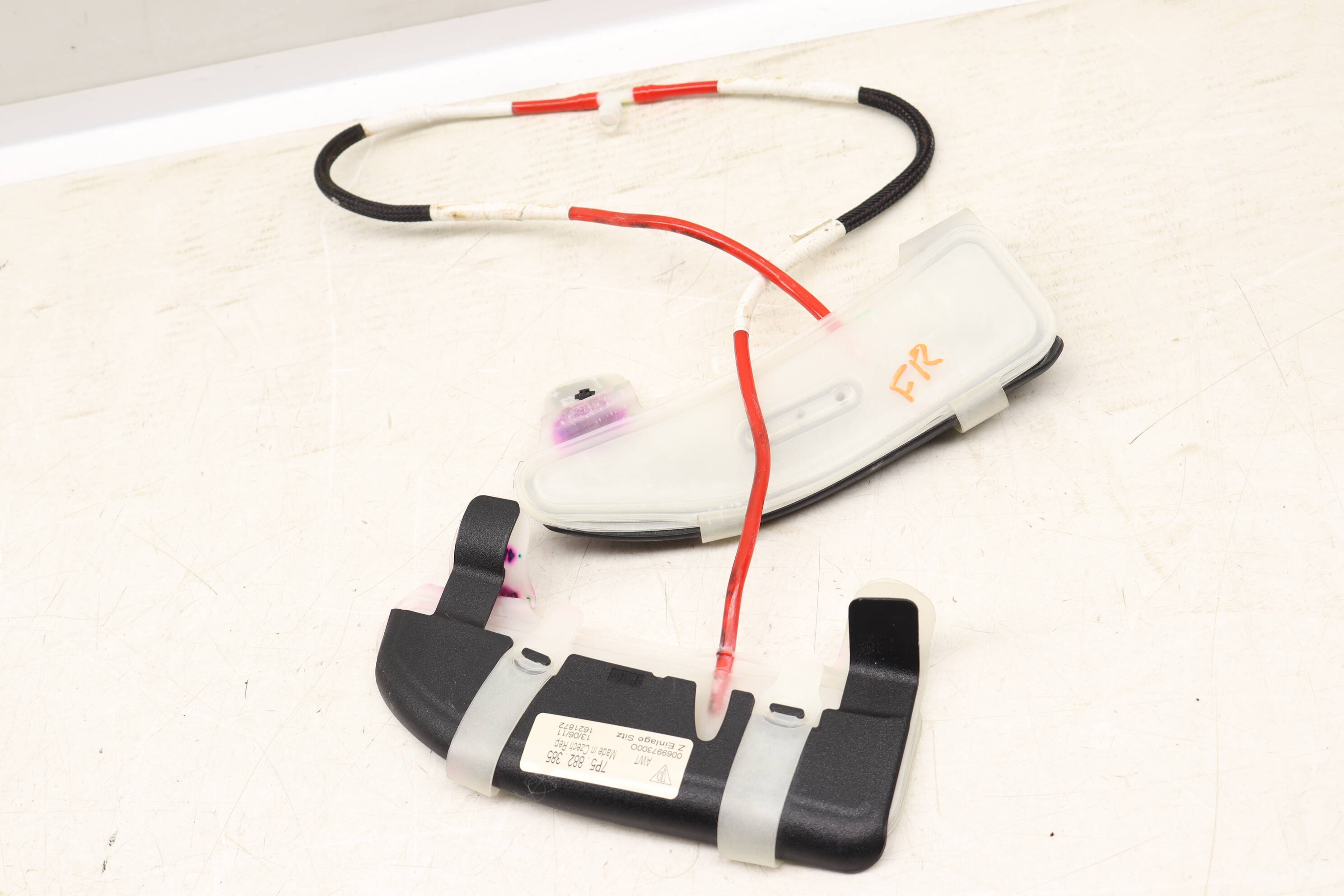 Seat Cushion Side Bolster Insert / Lining 7P5882385 95852135700