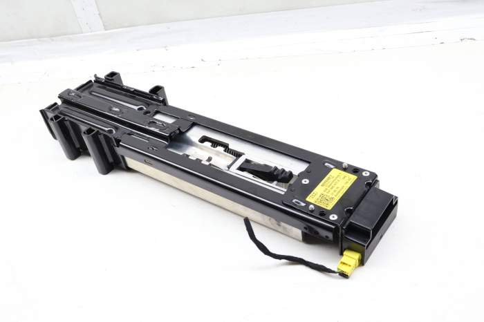 Convertible Top Roll Bar 8V7880077A main product photo