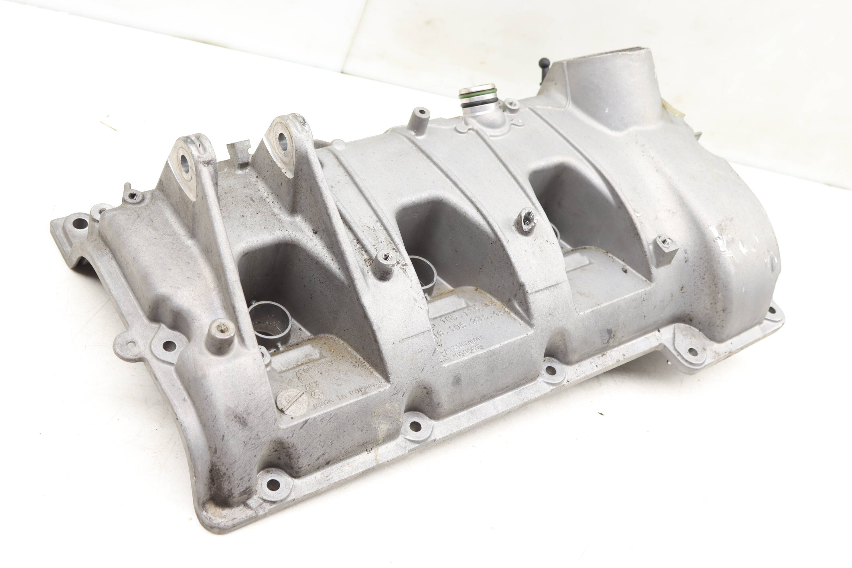 Engine Valve / Cylinder Head Cover 94610513545