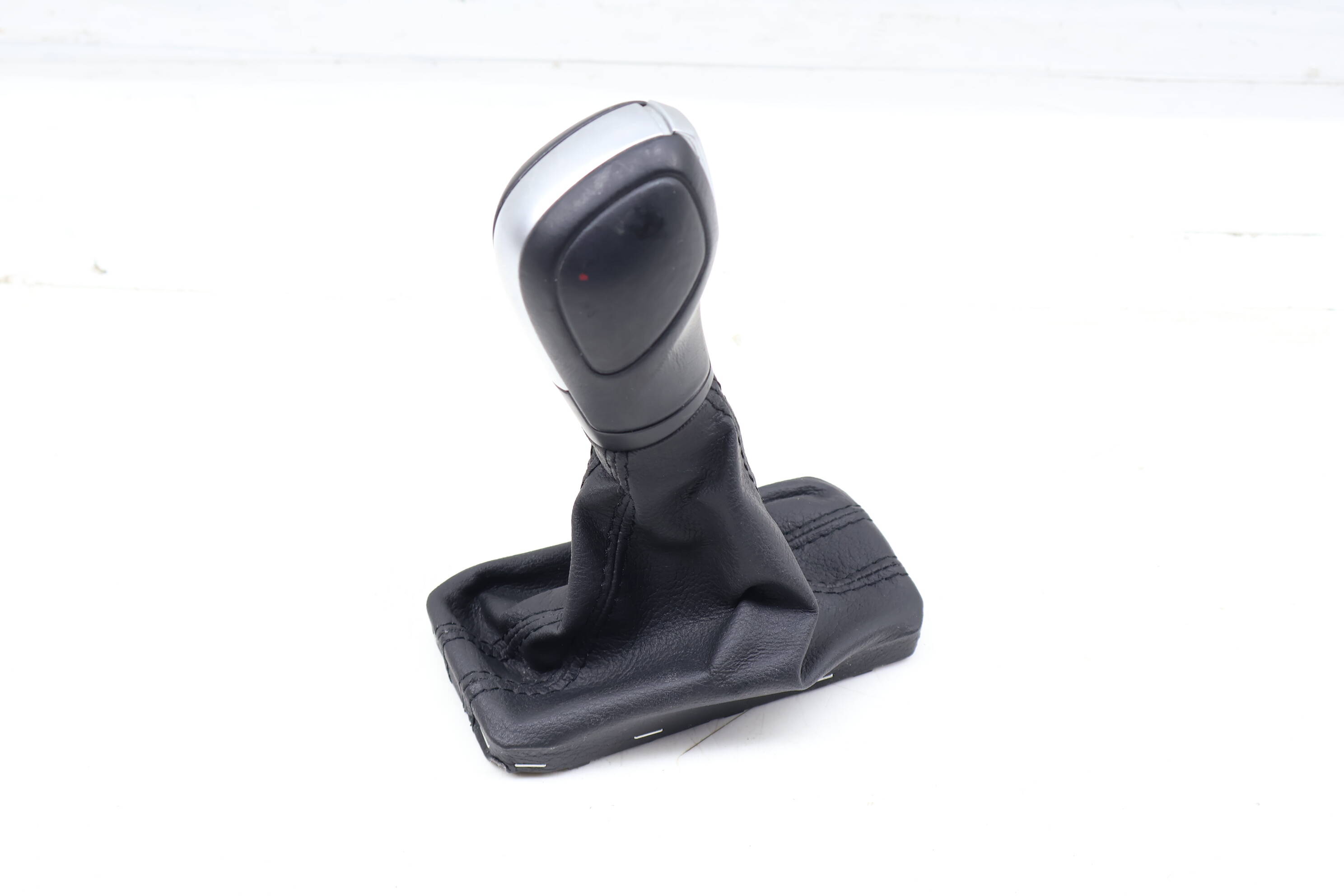 Automatic Shifter Knob W/ Boot 3CN713123B