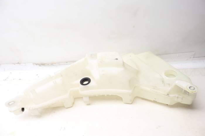Windshield Washer Reservoir / Tank 4F0955453P main product photo