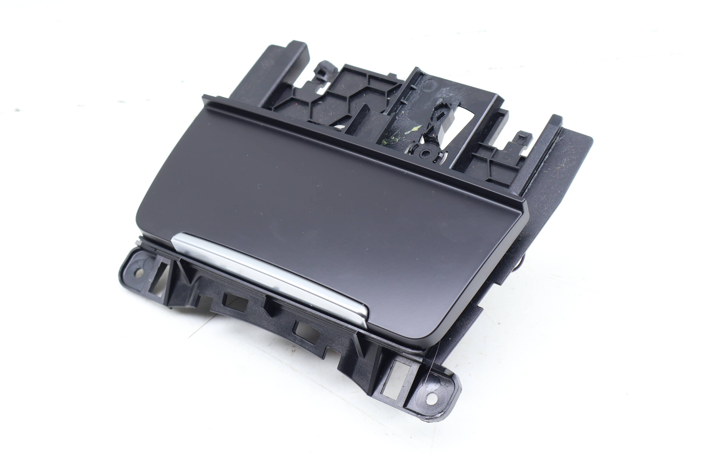 Ashtray / Ash Tray Assembly 8K0857951C