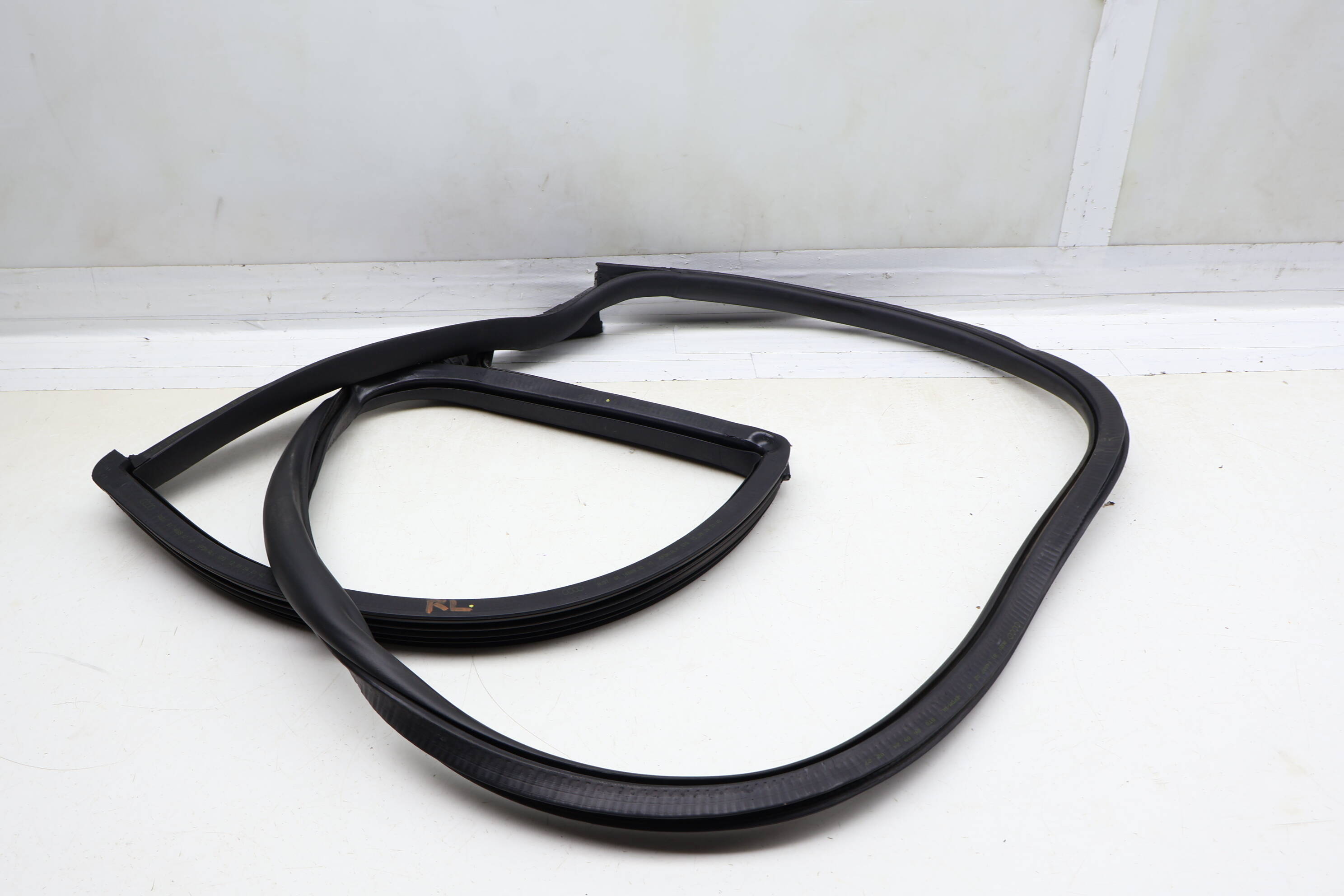 Door Seal / Weather Stripping (Inner) 8W8833707