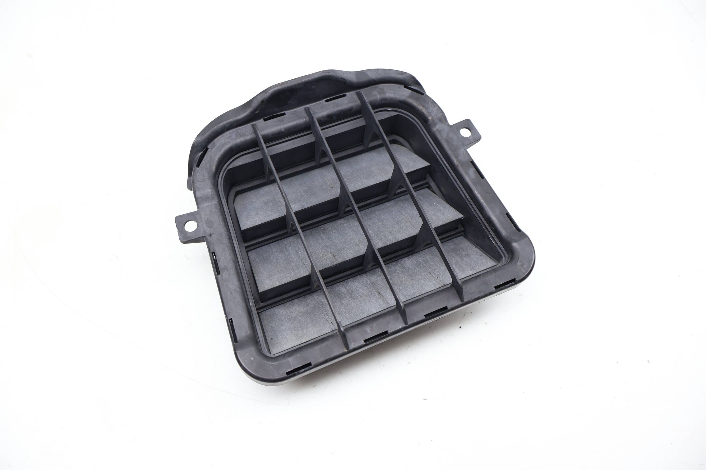 Quarter Panel Vent Insert 8K0819181B