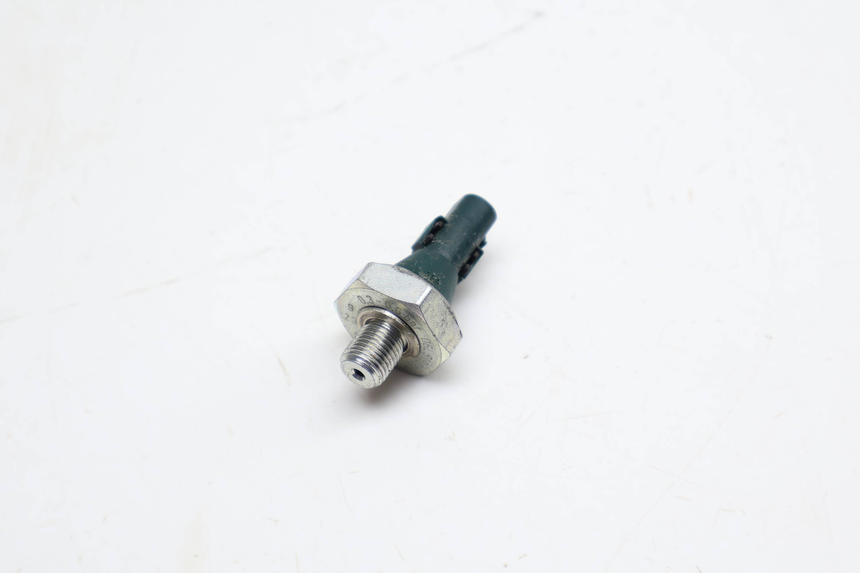 Engine Oil Pressure Switch / Sensor 06L919081