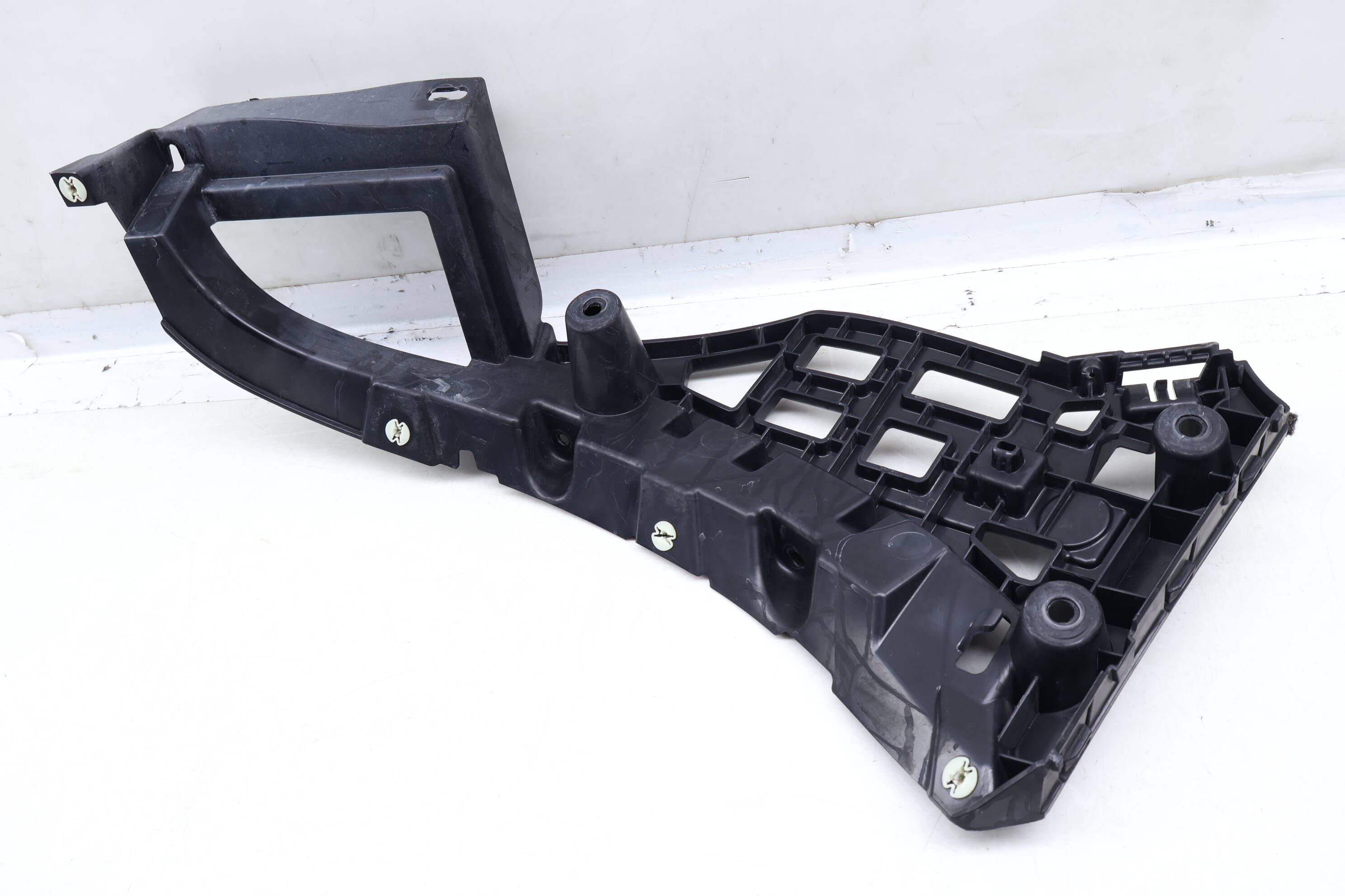 Bumper Mount Bracket (Side) 95B807453