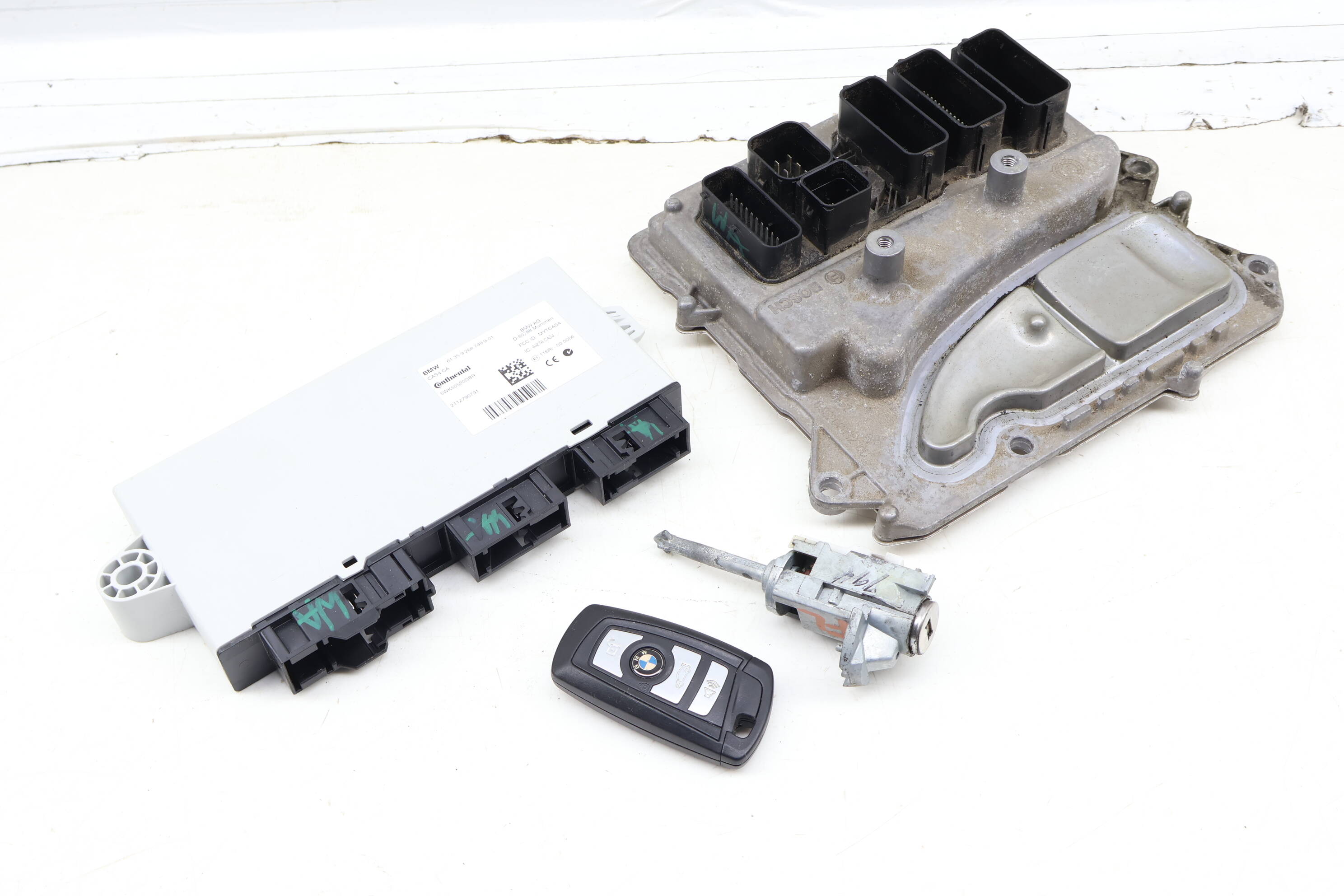 Ecu Dme / Cas4 Theft Locking Module / Lock Cylinder W/ Key 12147632115