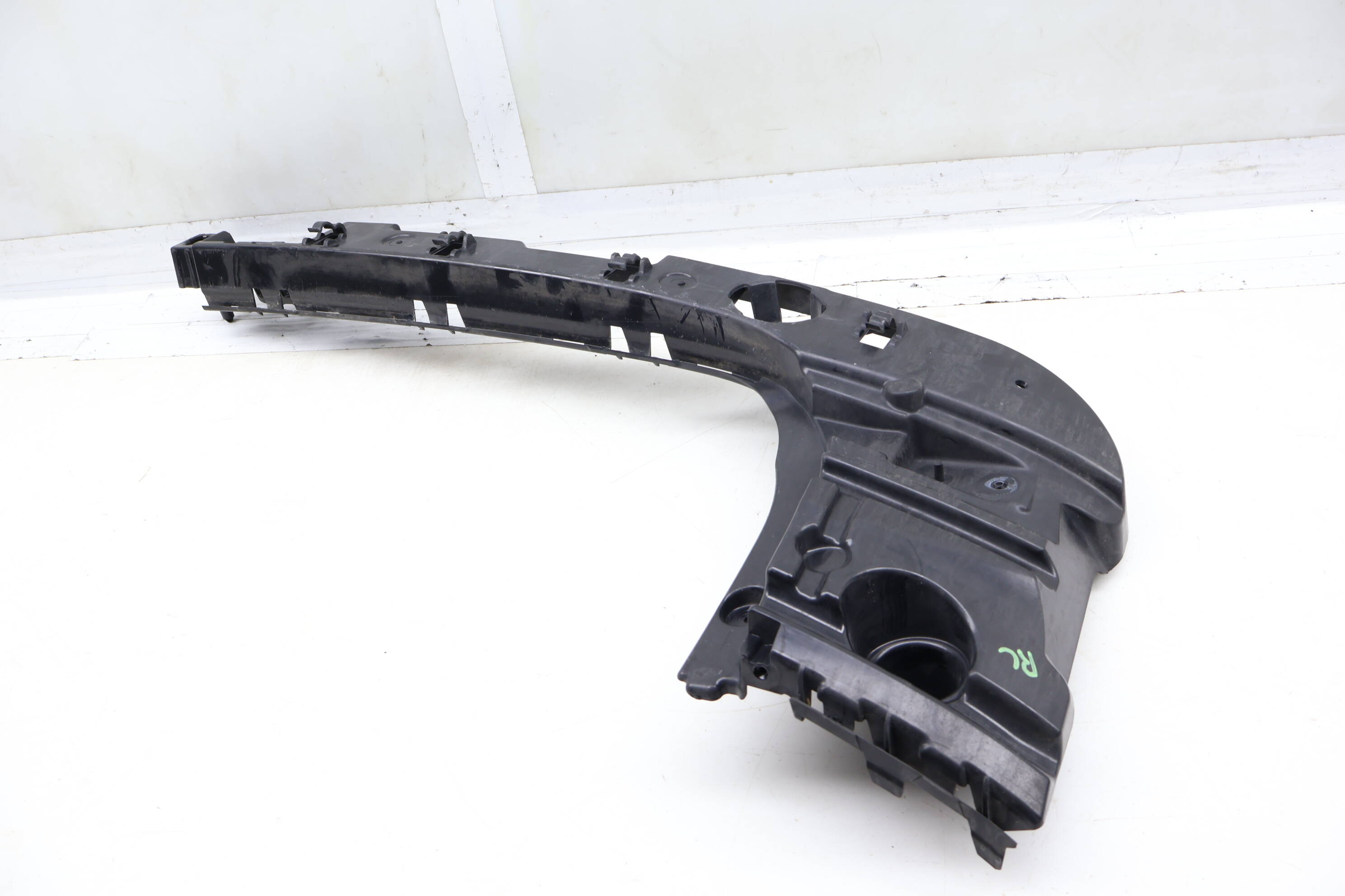 Bumper Mount / Guide Bracket 51127400665