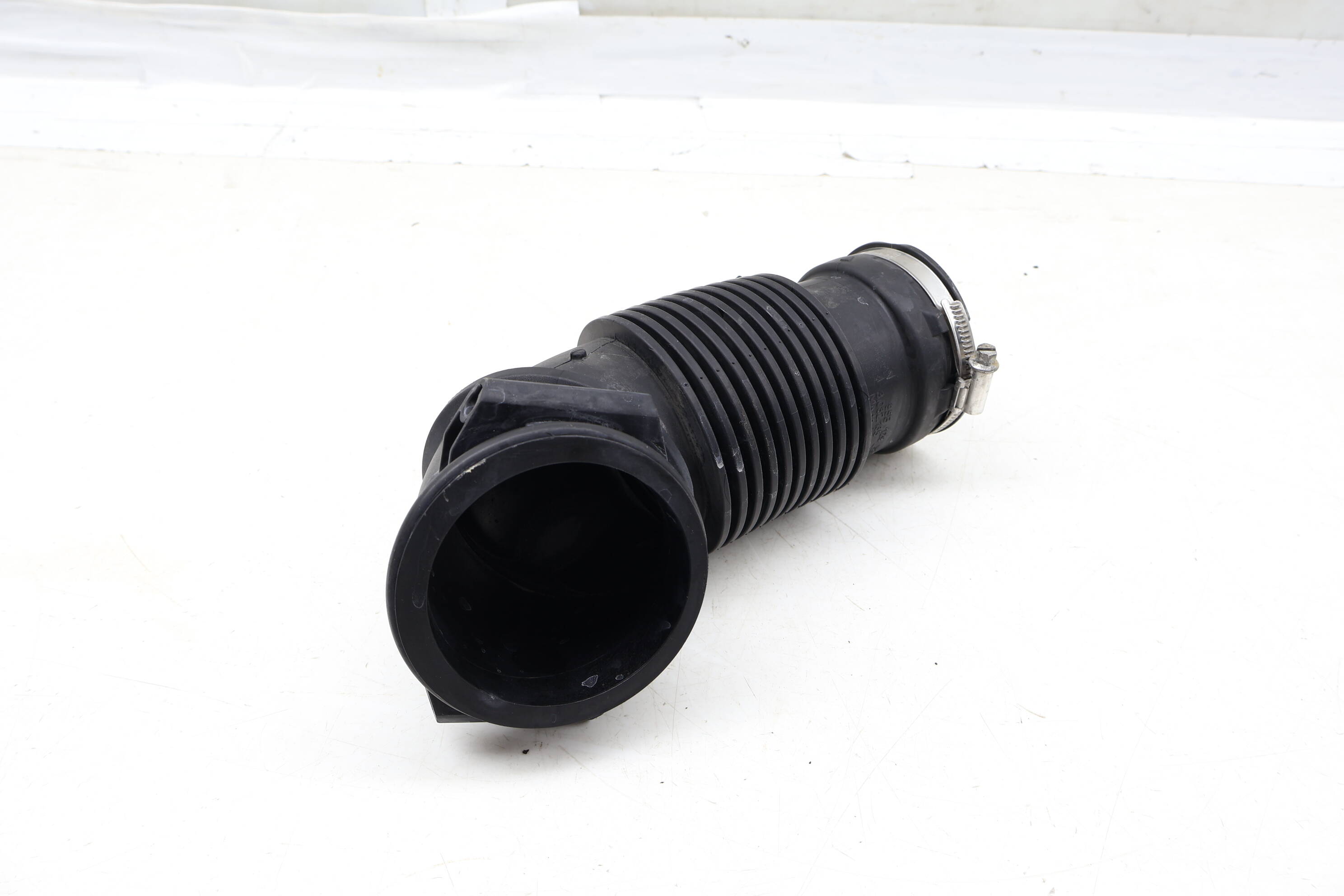 Air Intake Hose / Tube / Duct 95B129531B