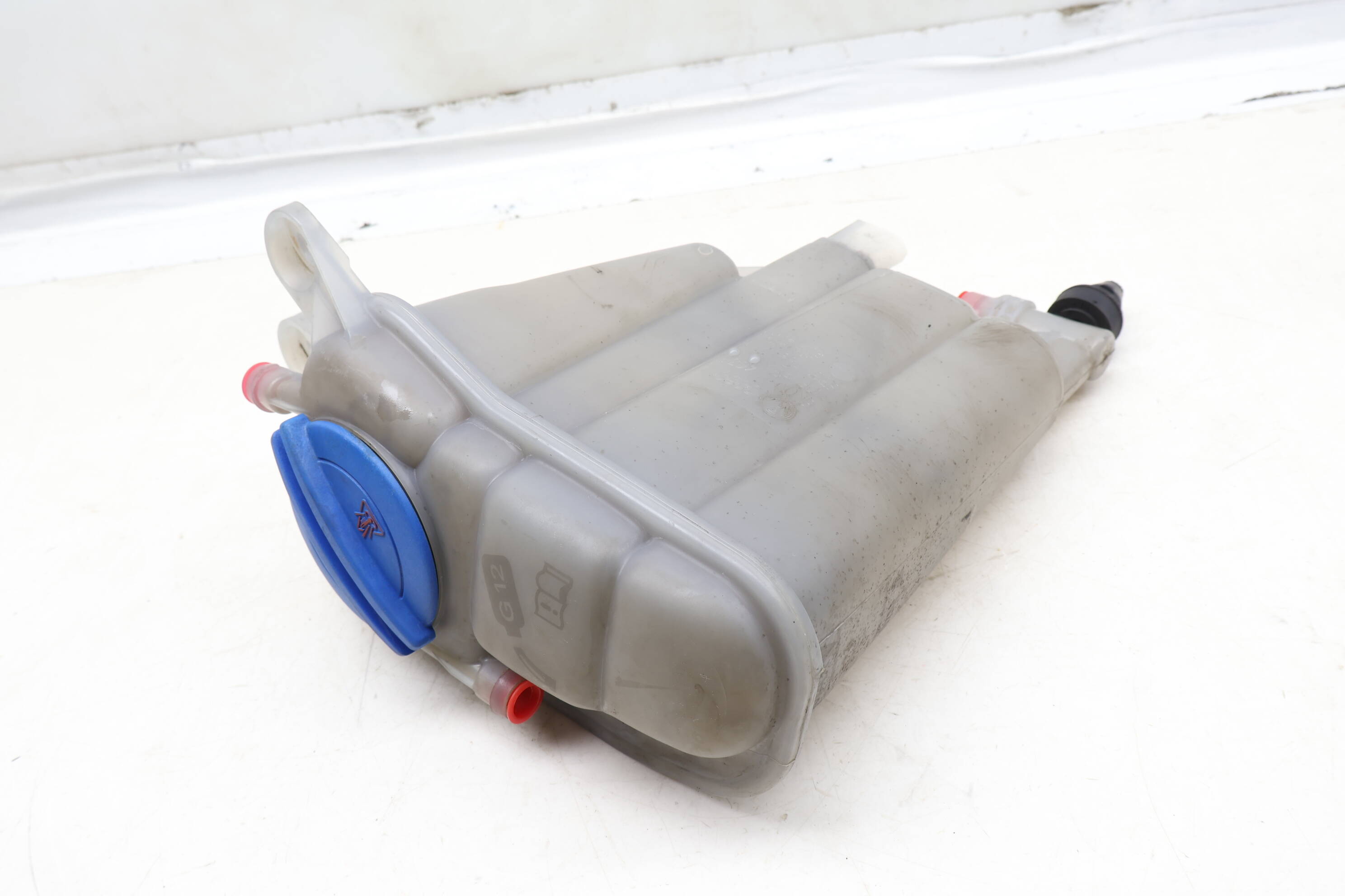 Coolant&#x20;Reservoir&#x20;&#x2F;&#x20;Tank&#x20;&#x2F;&#x20;Bottle&#x20;8K0121403H