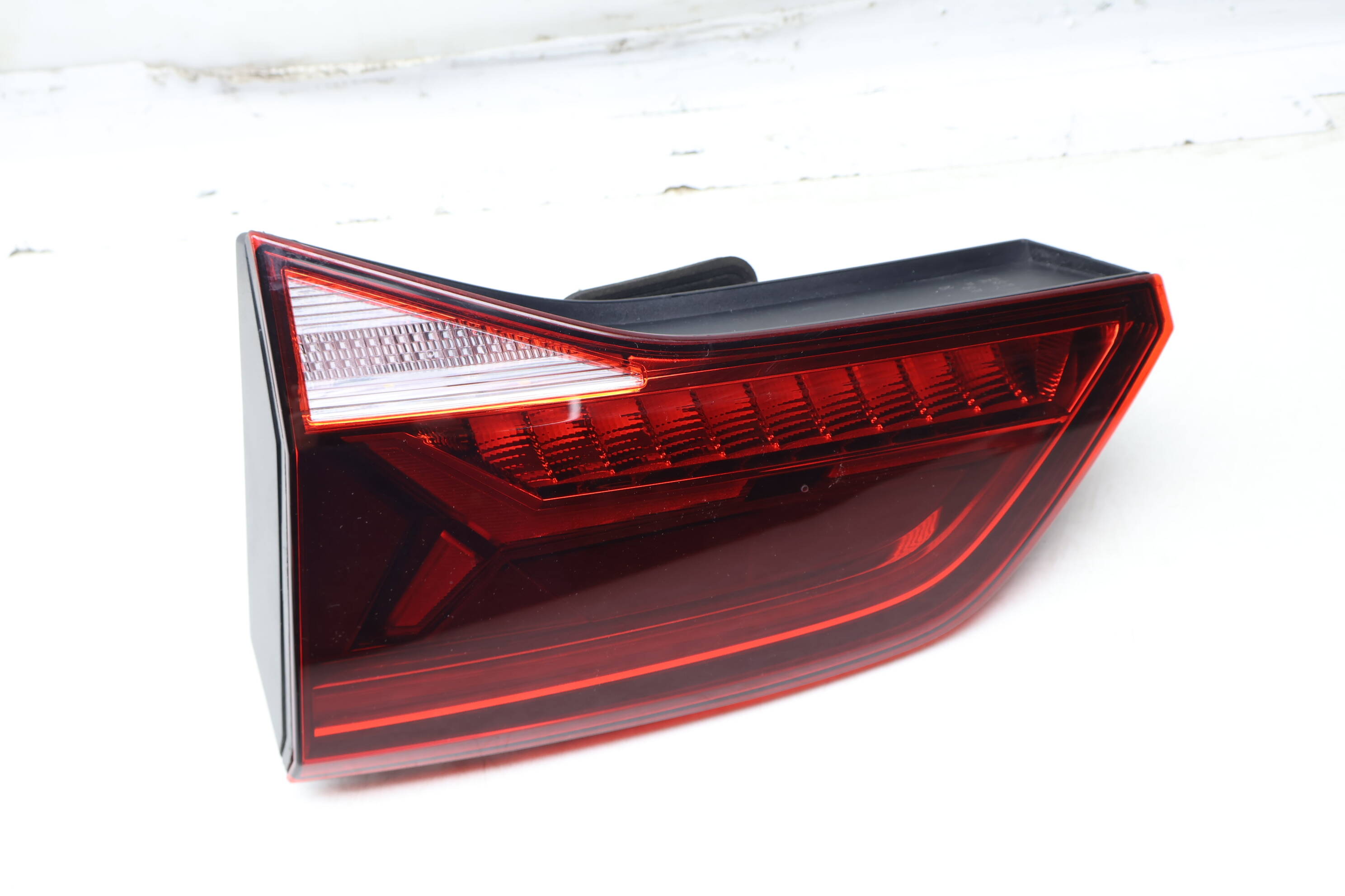 Led Inner Tail Light / Lamp 2GJ945094