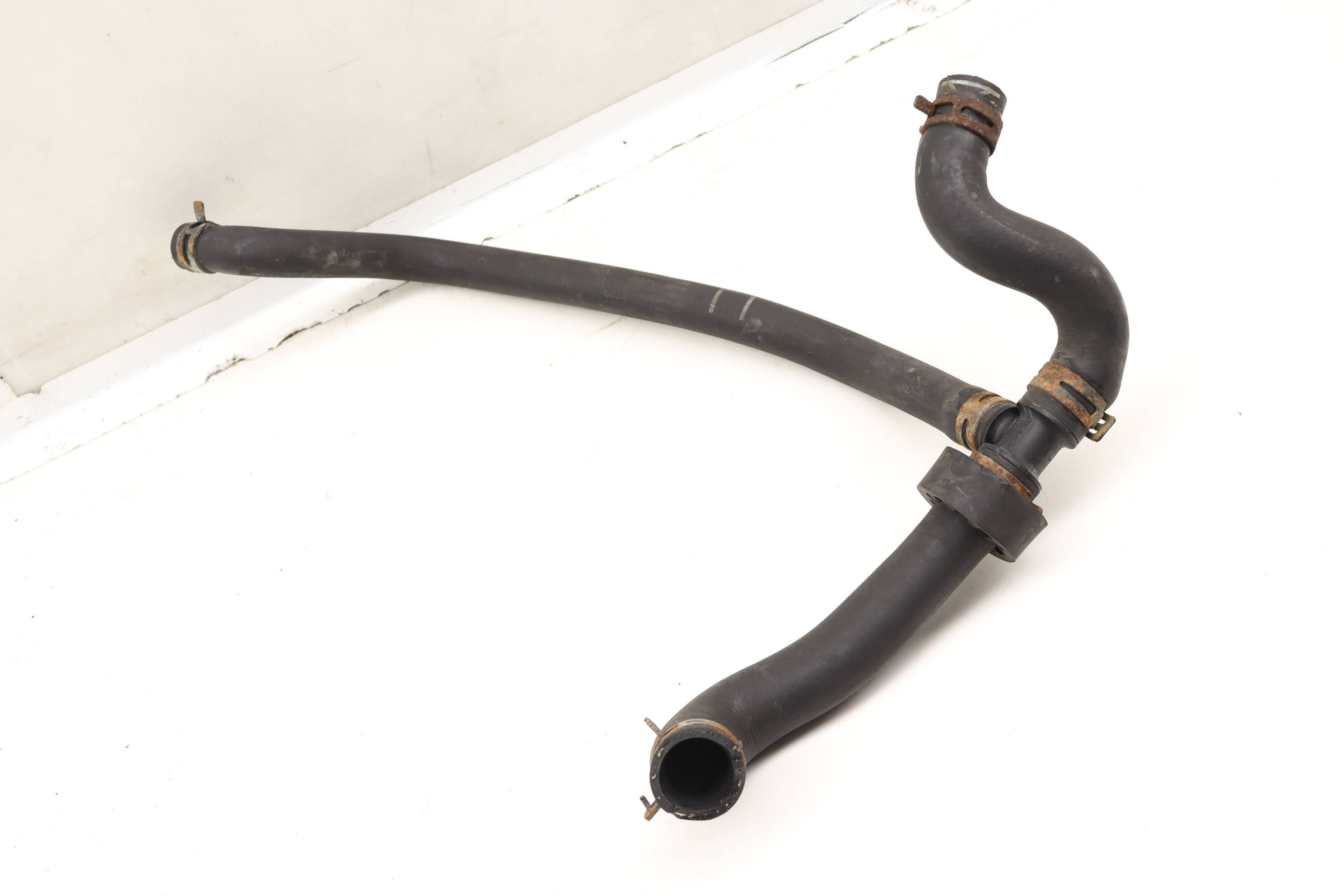 Coolant Hose / Tube / Line 7D0122073K