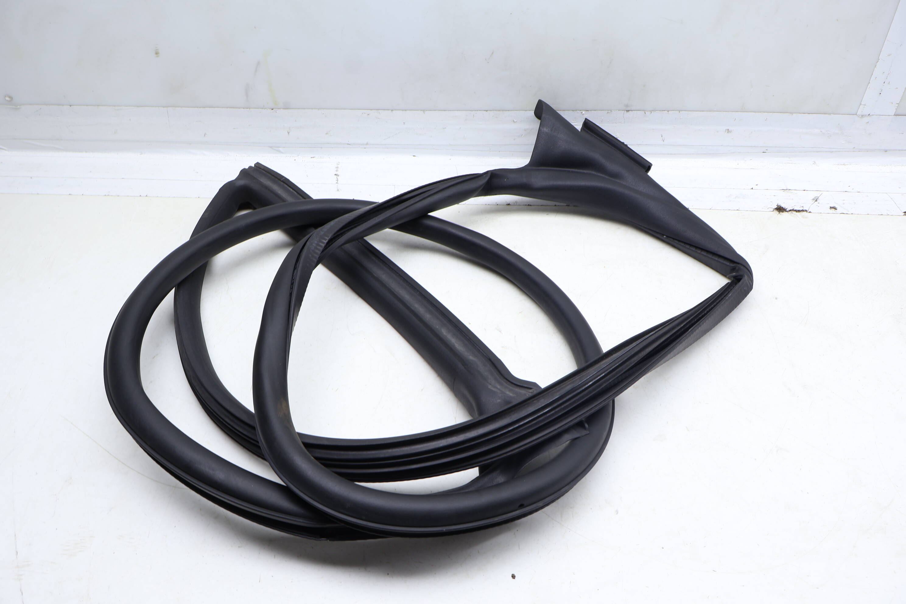 Door Seal / Weather Stripping (Inner) 4M8831707D