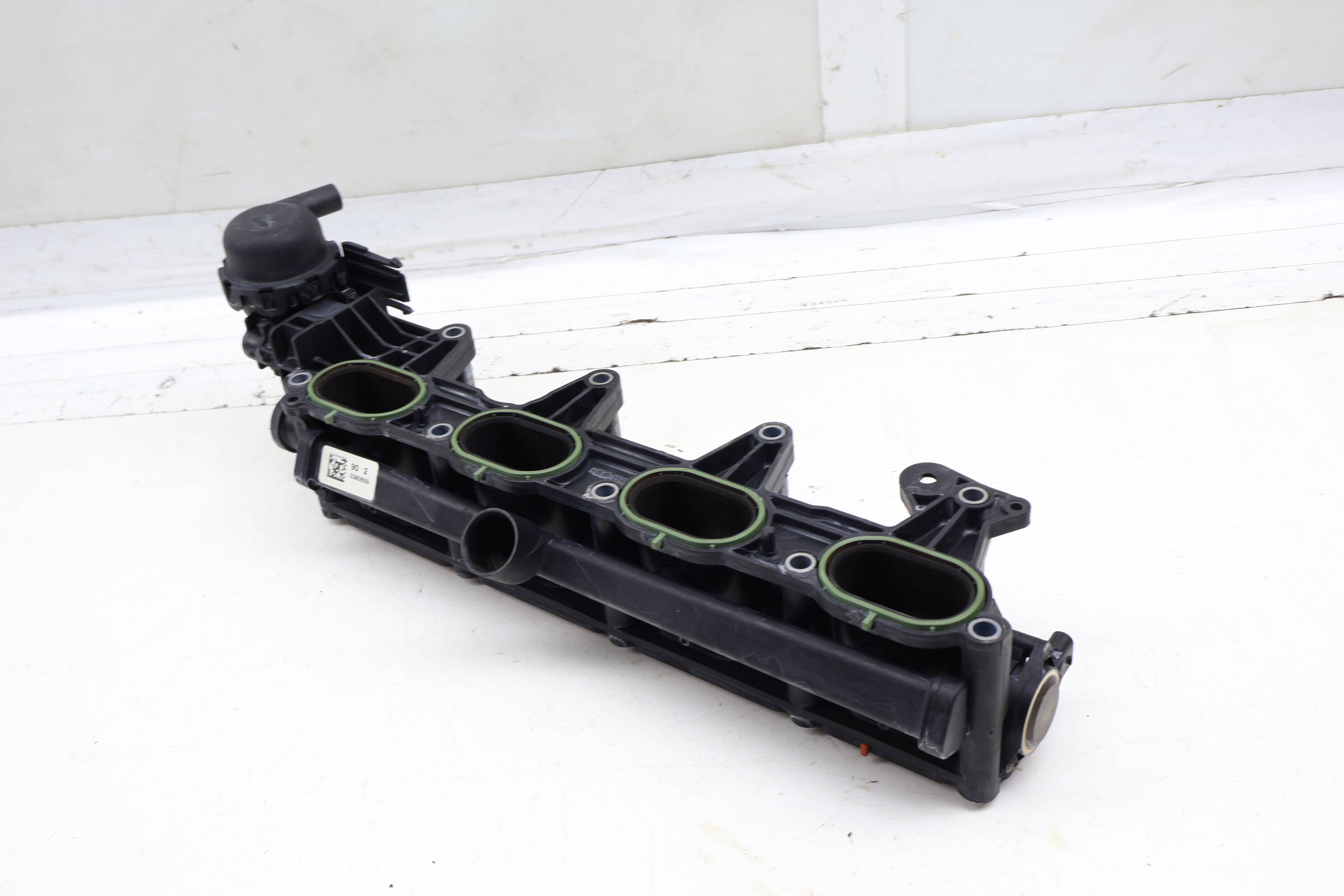 Engine Intake Manifold / Air Distributor Assembly 06H133209G