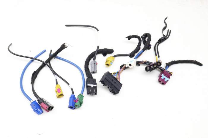 Radio / Stereo Receiver Head Unit Wiring Connector / Pigtail Set main product photo