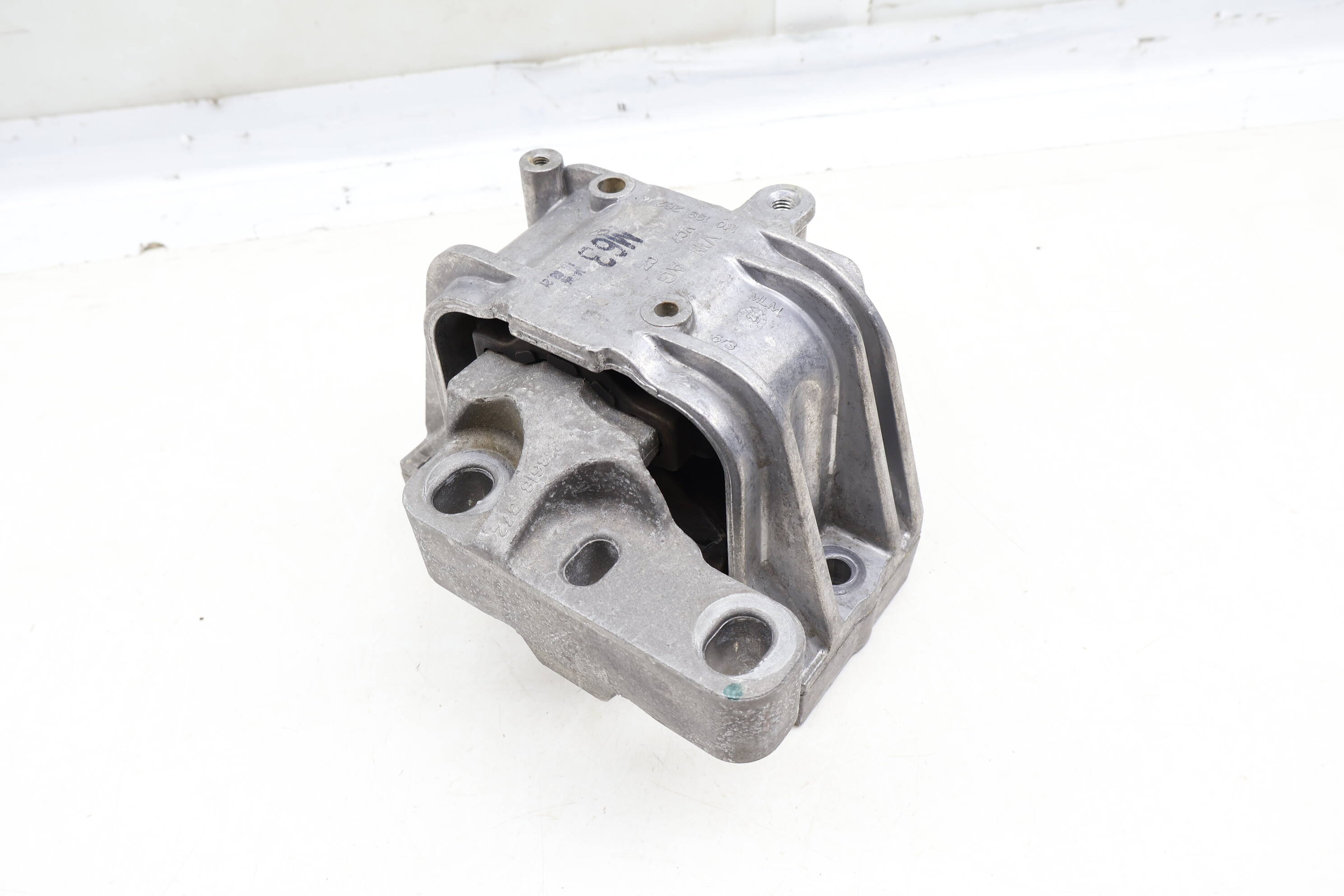 Engine Mount 1K0199262M