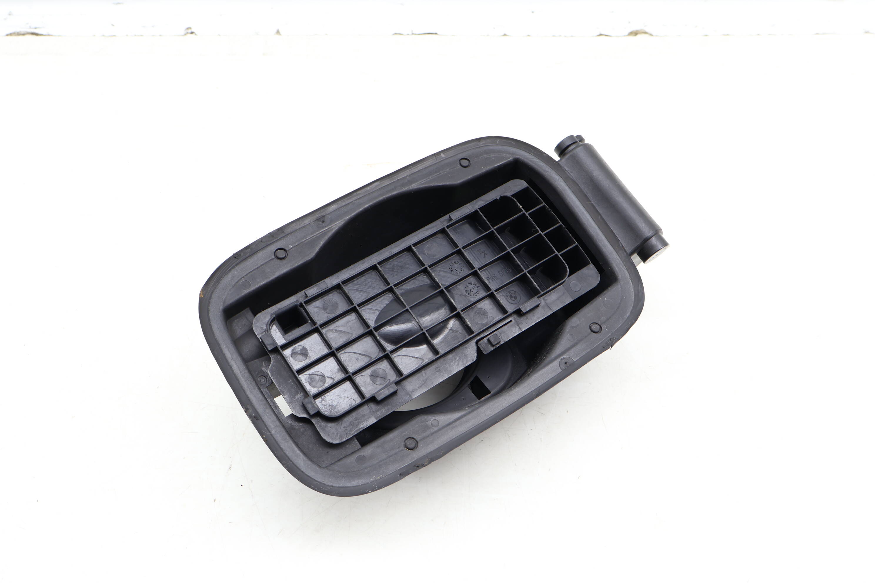 Gas / Fuel Filler Door Bracket 51173401815