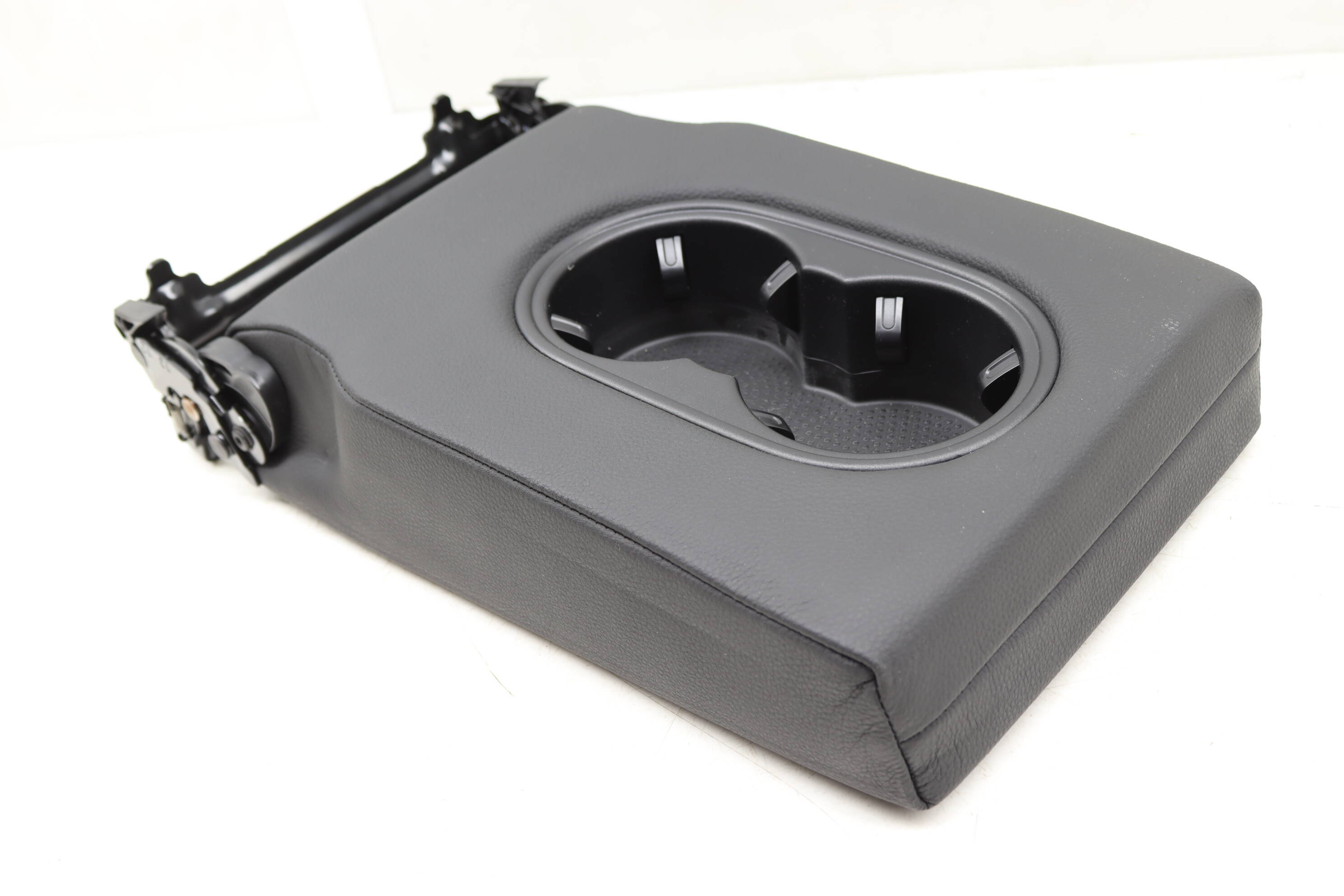 Seat Center Armrest / Cup Holder 7P5885081F 95852208100