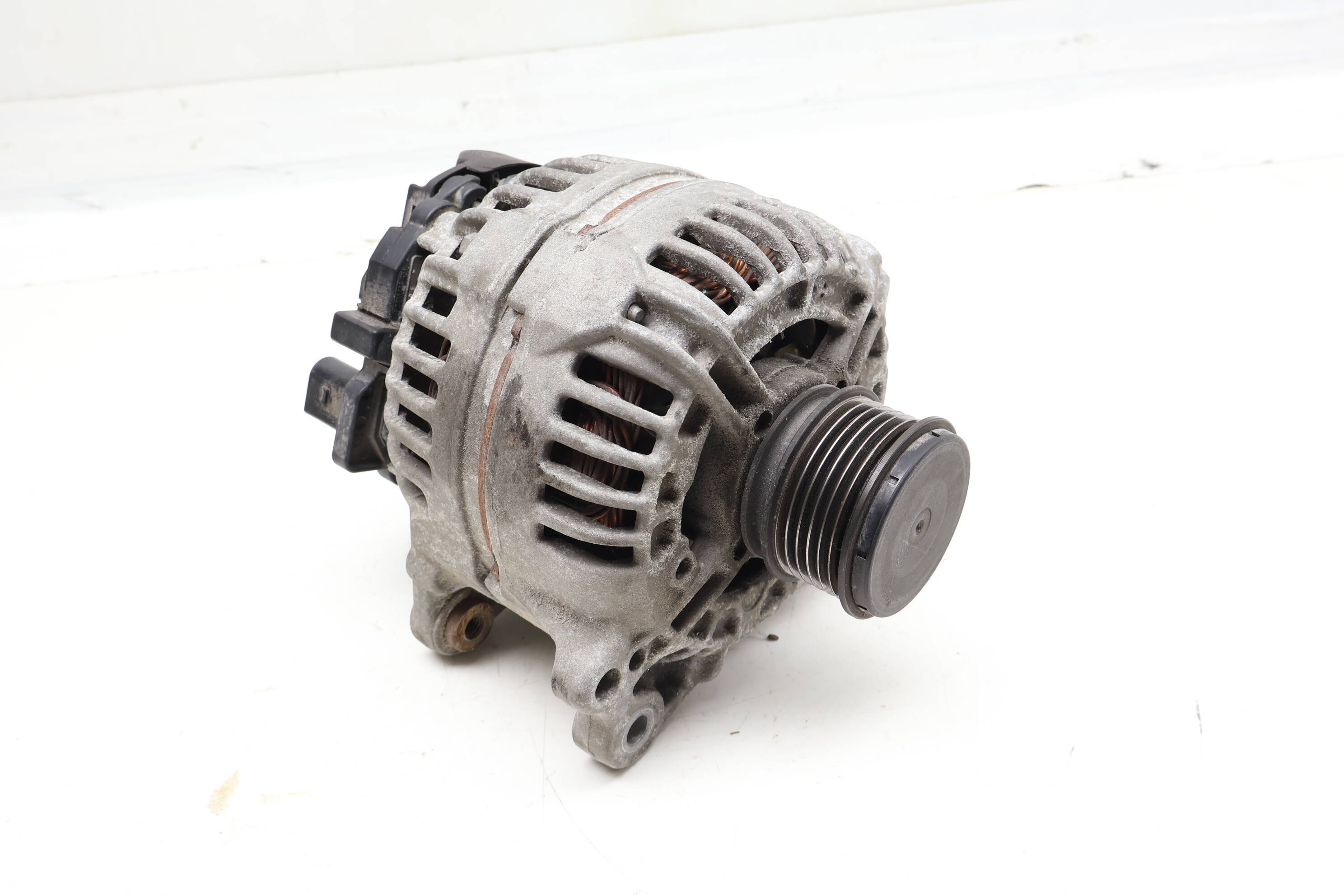 Bosch Alternator - 120 Amp 028903028E