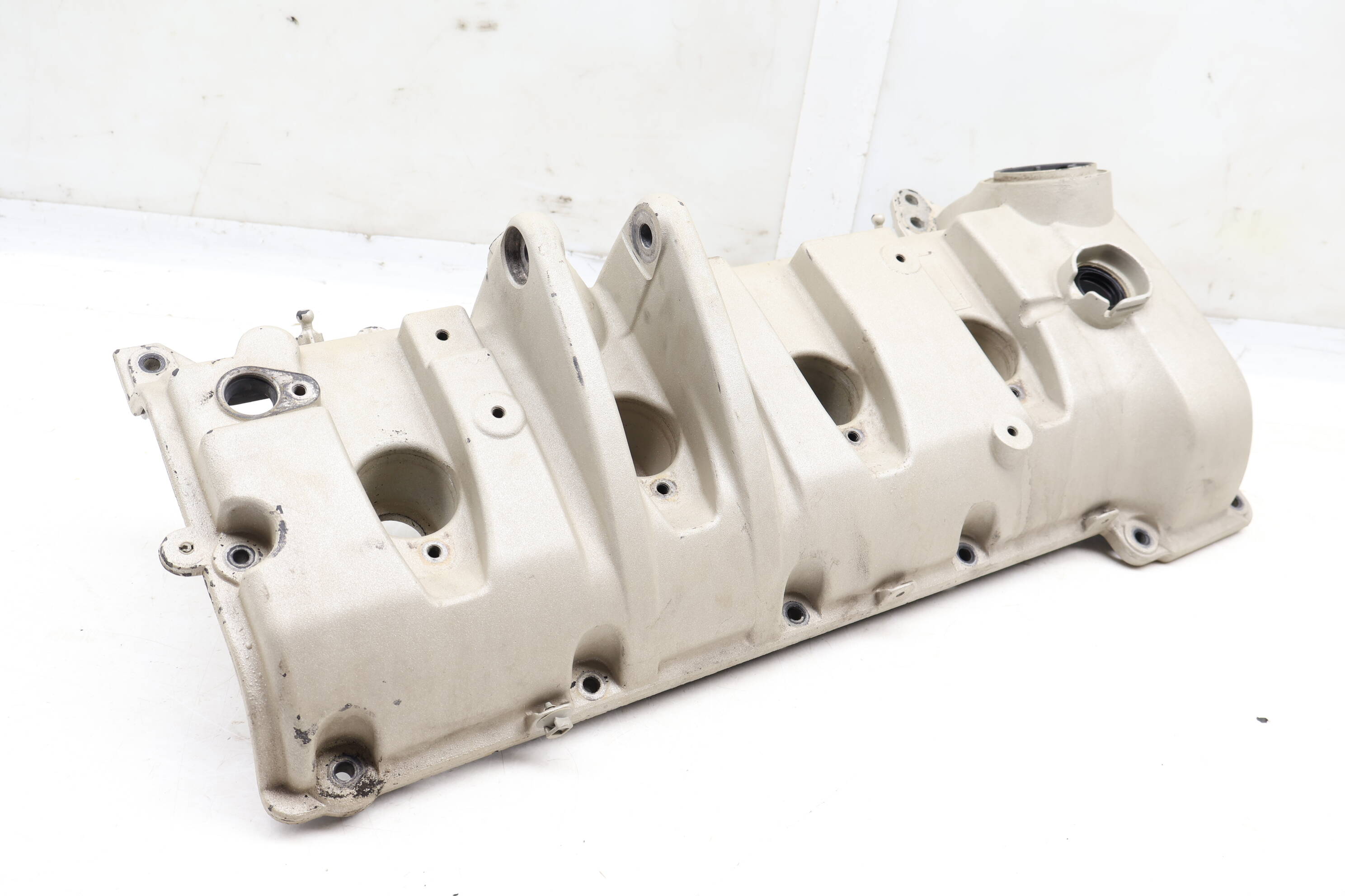 Engine Valve / Cylinder Head Cover 94810513521