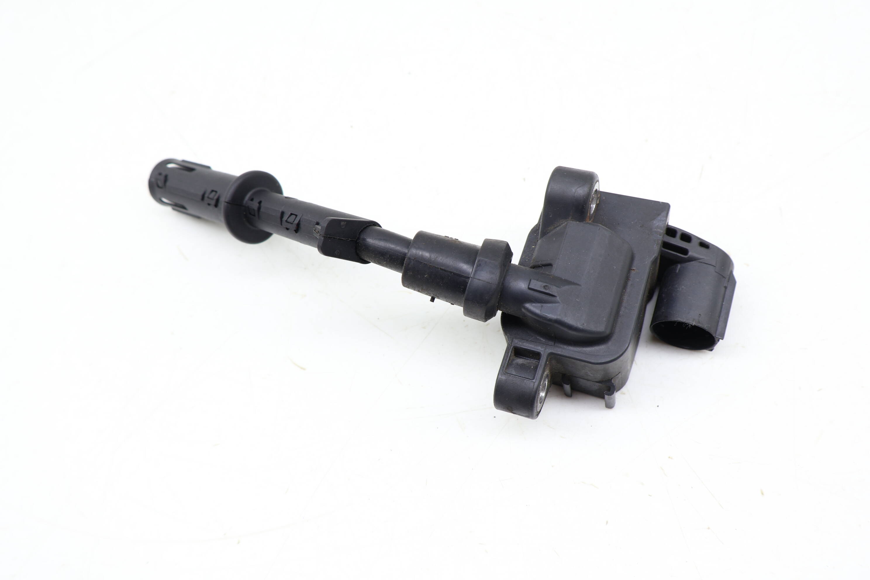 Ignition Coil W/ Connector 2769060260