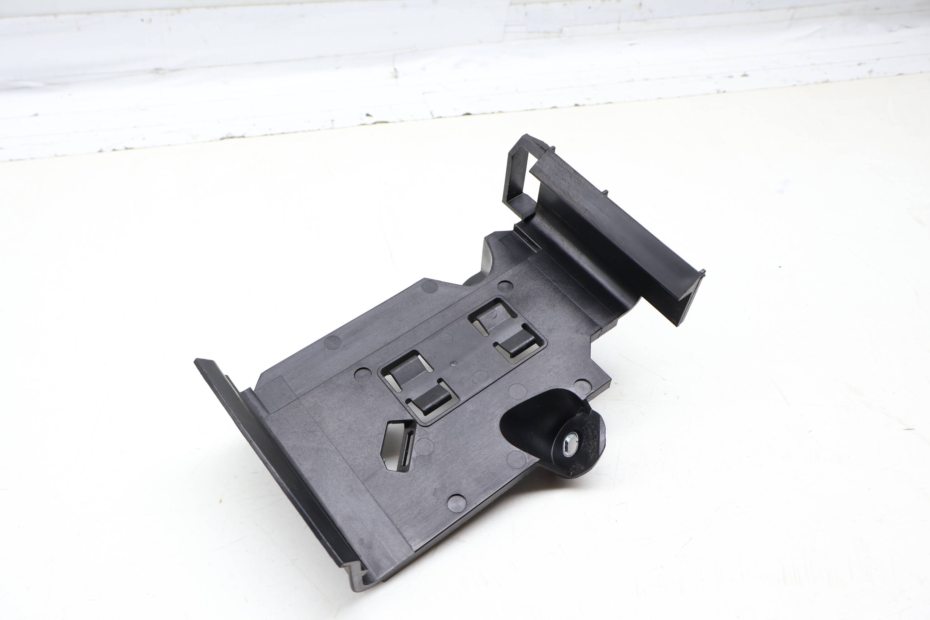 Ecu / Ecm / Engine Control Module Bracket 5Q0906507C