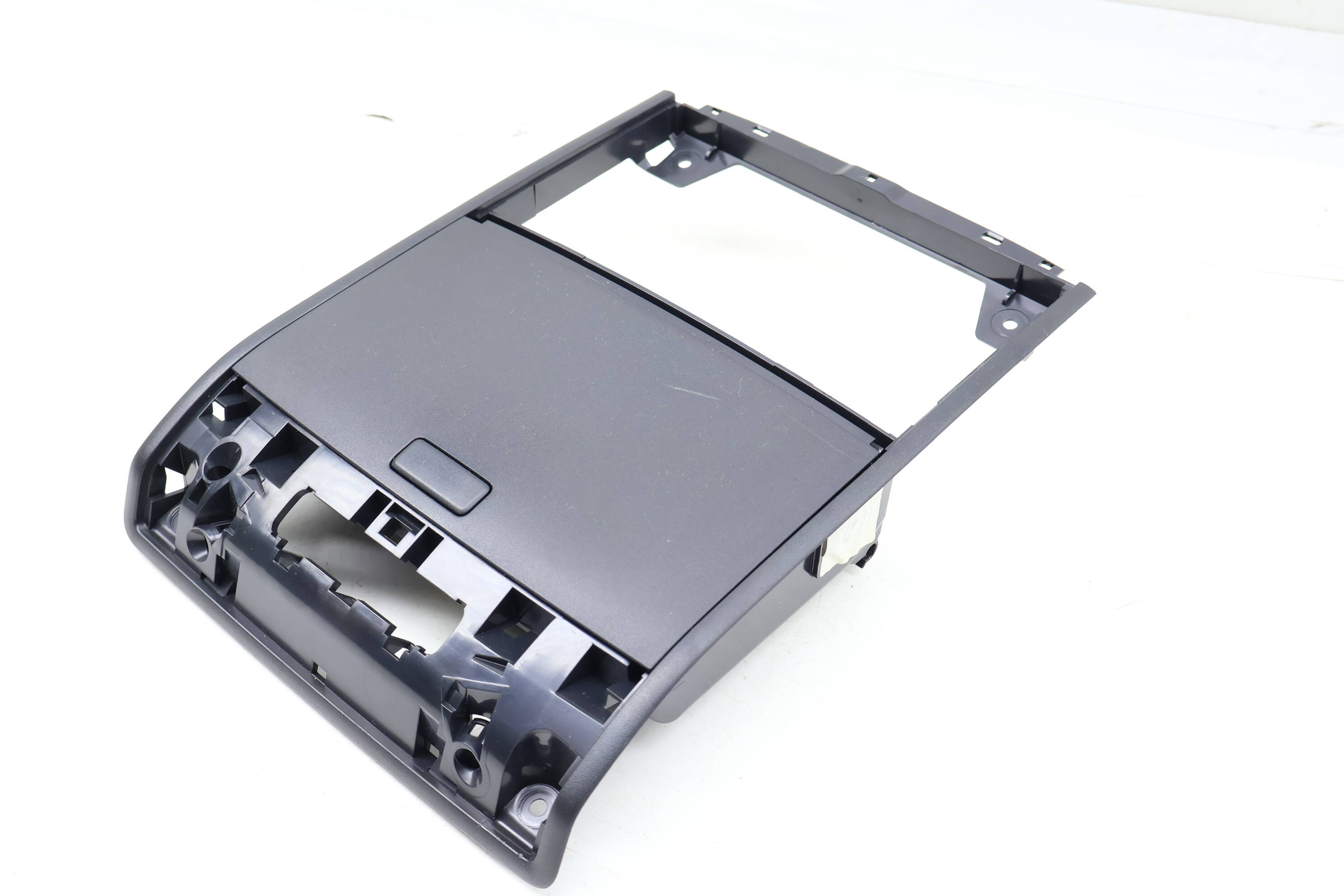 Dome&#x20;Reading&#x20;Light&#x20;&#x2F;&#x20;Sunglass&#x20;Holder&#x20;Mount&#x20;Bracket&#x20;5G0868837