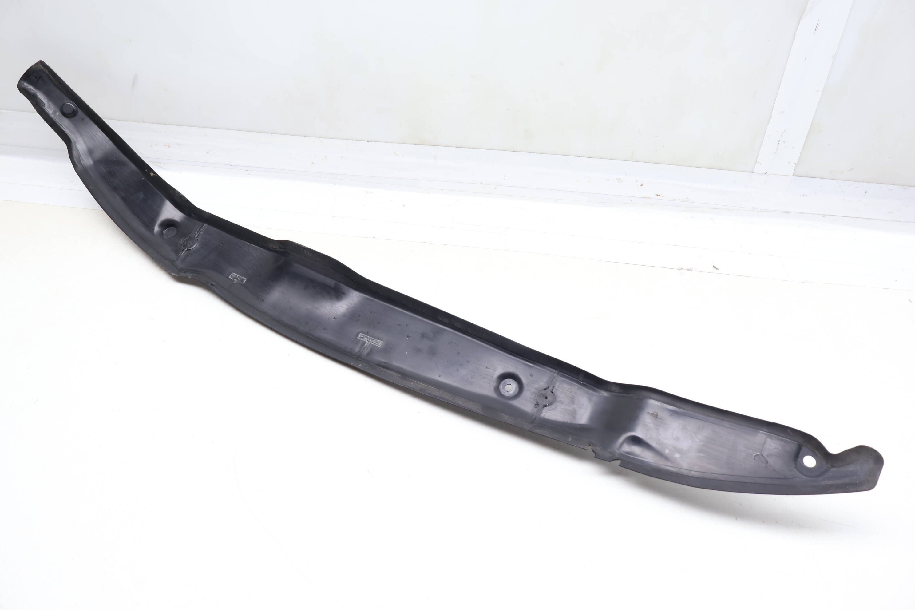 Inner Fender End Plate / Cover 3CN821111B