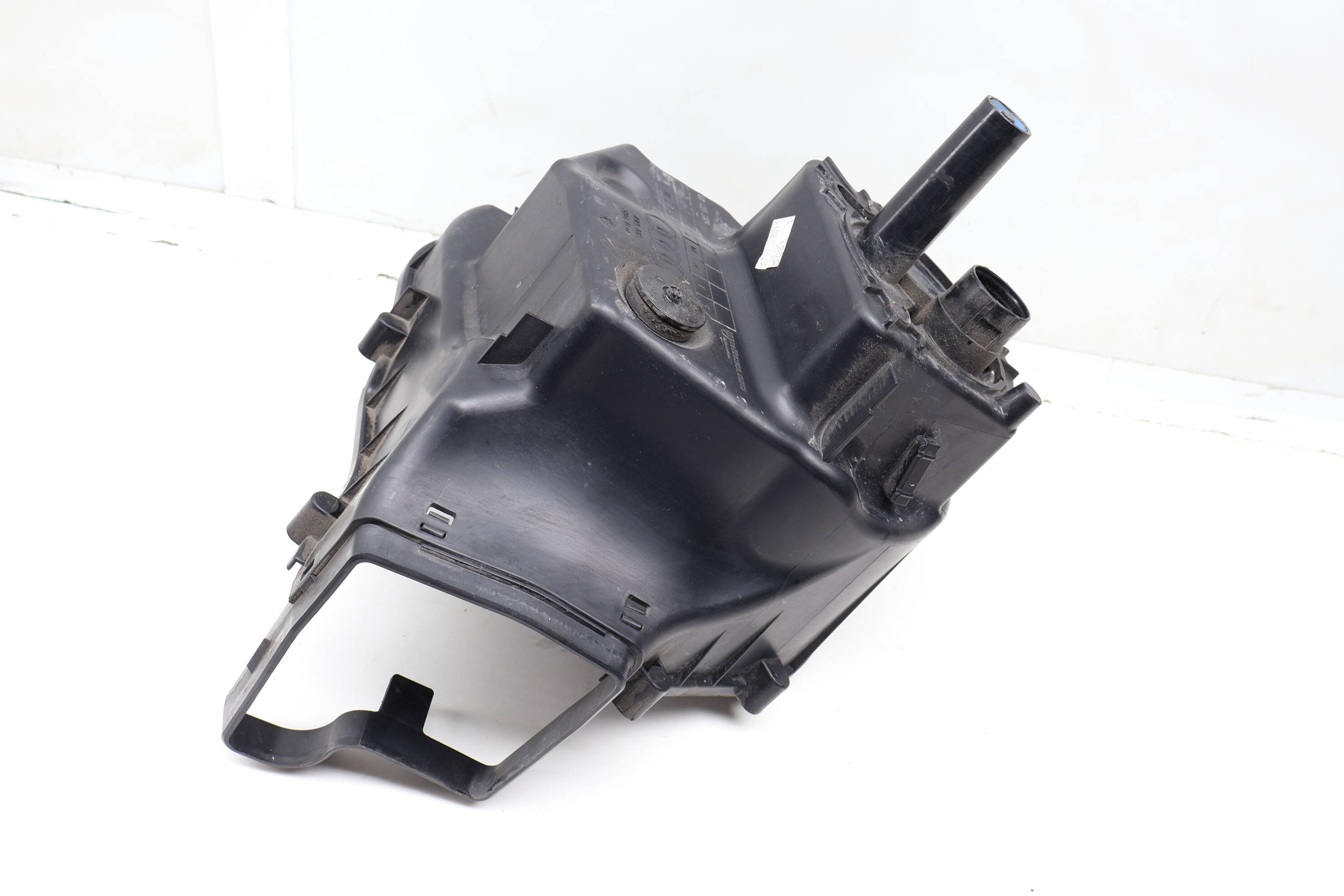 Engine Air Filter Box / Housing (Lower Half) 4H0133824S