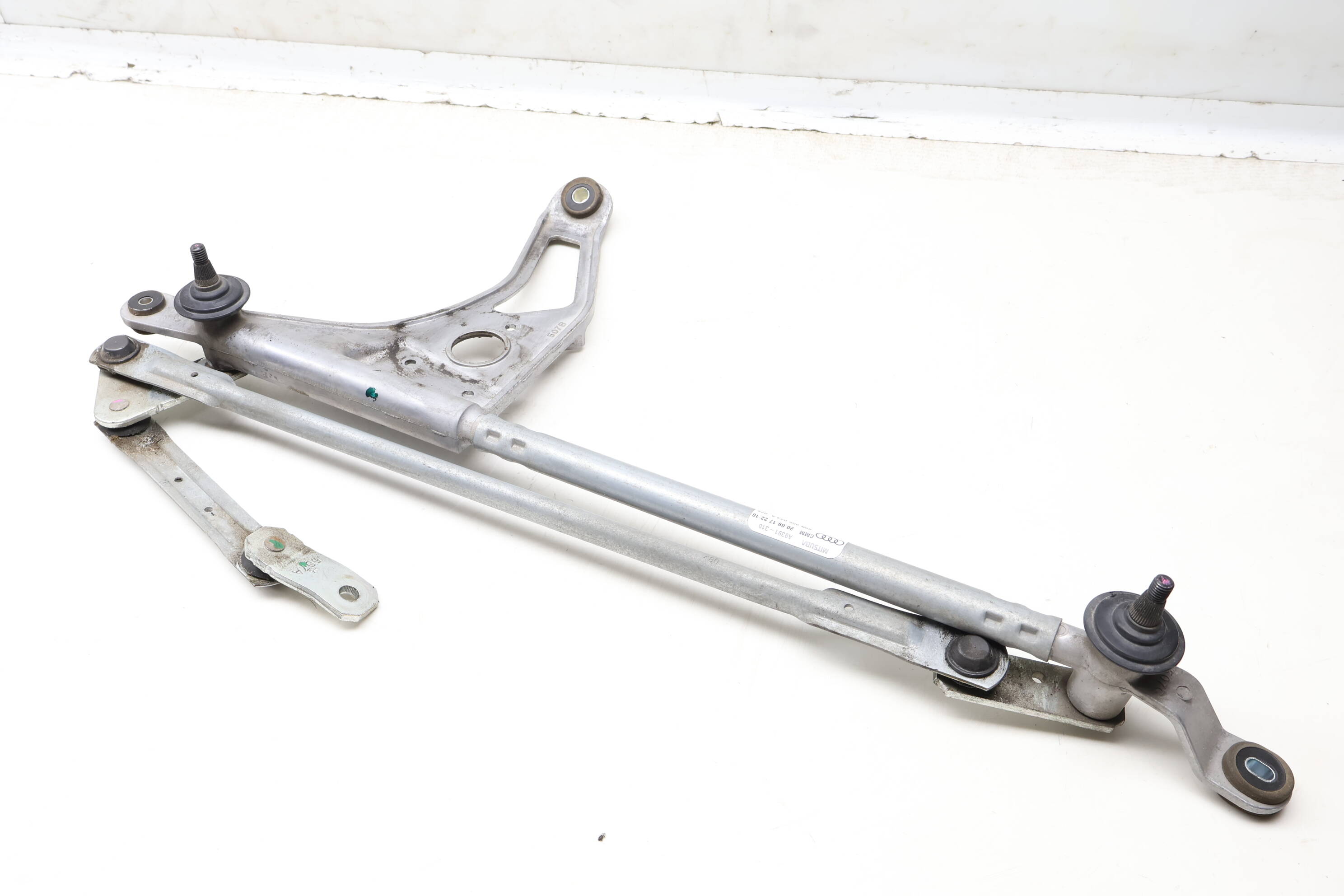 Windshield Wiper Transmission / Bracket 80B955023A