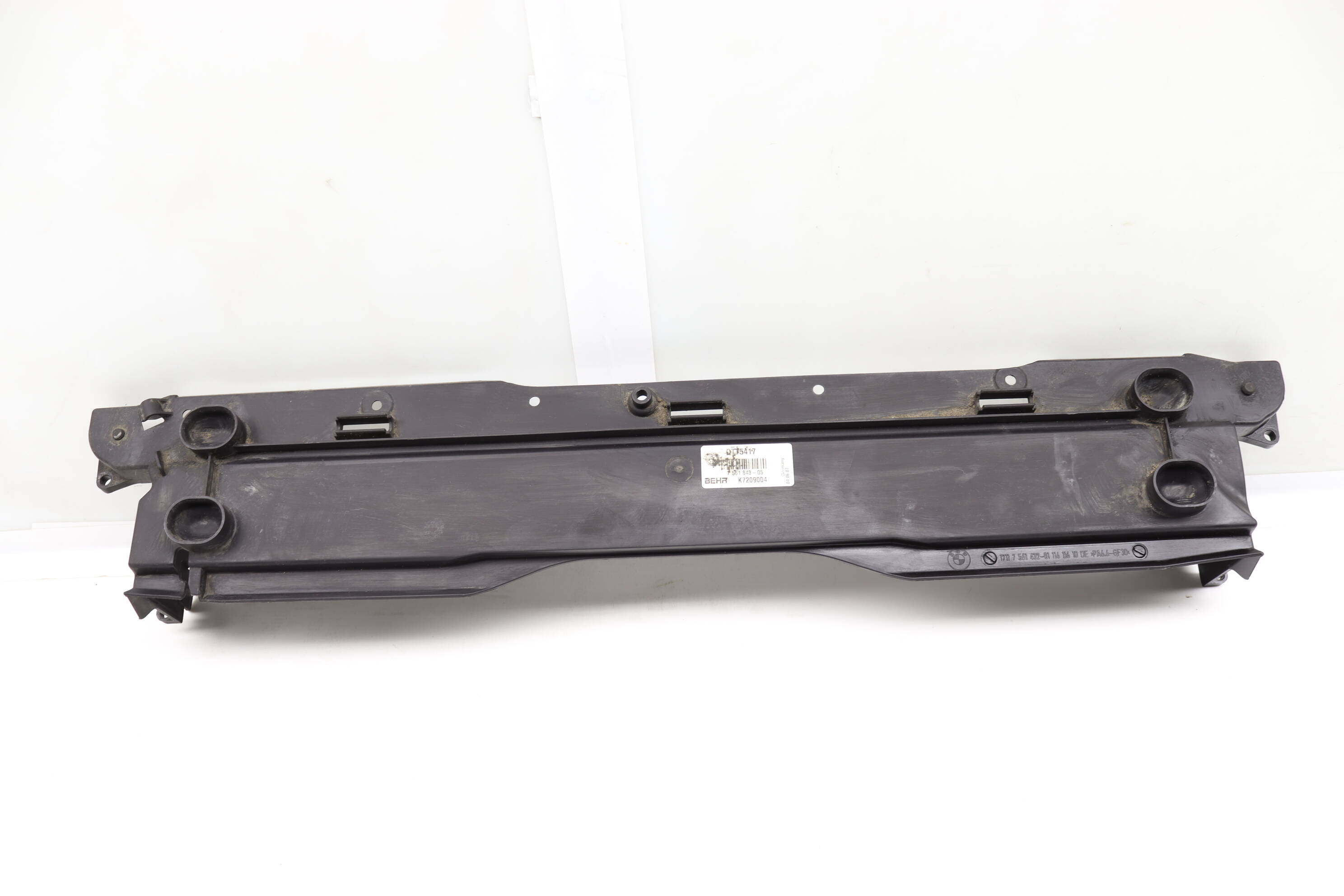 Upper Radiator Mount Bracket / Carrier 17117561432