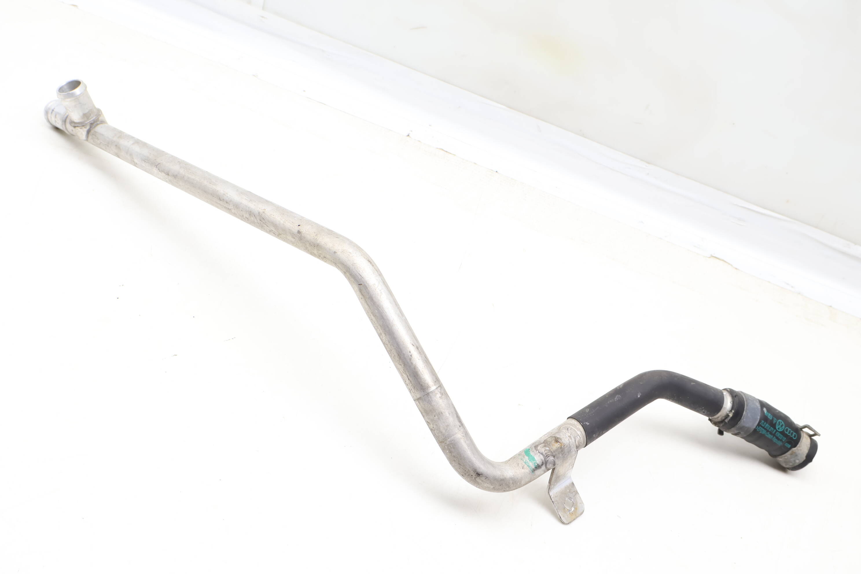 Coolant&#x20;Supply&#x20;Line&#x20;&#x2F;&#x20;Pipe&#x20;7L0819858K