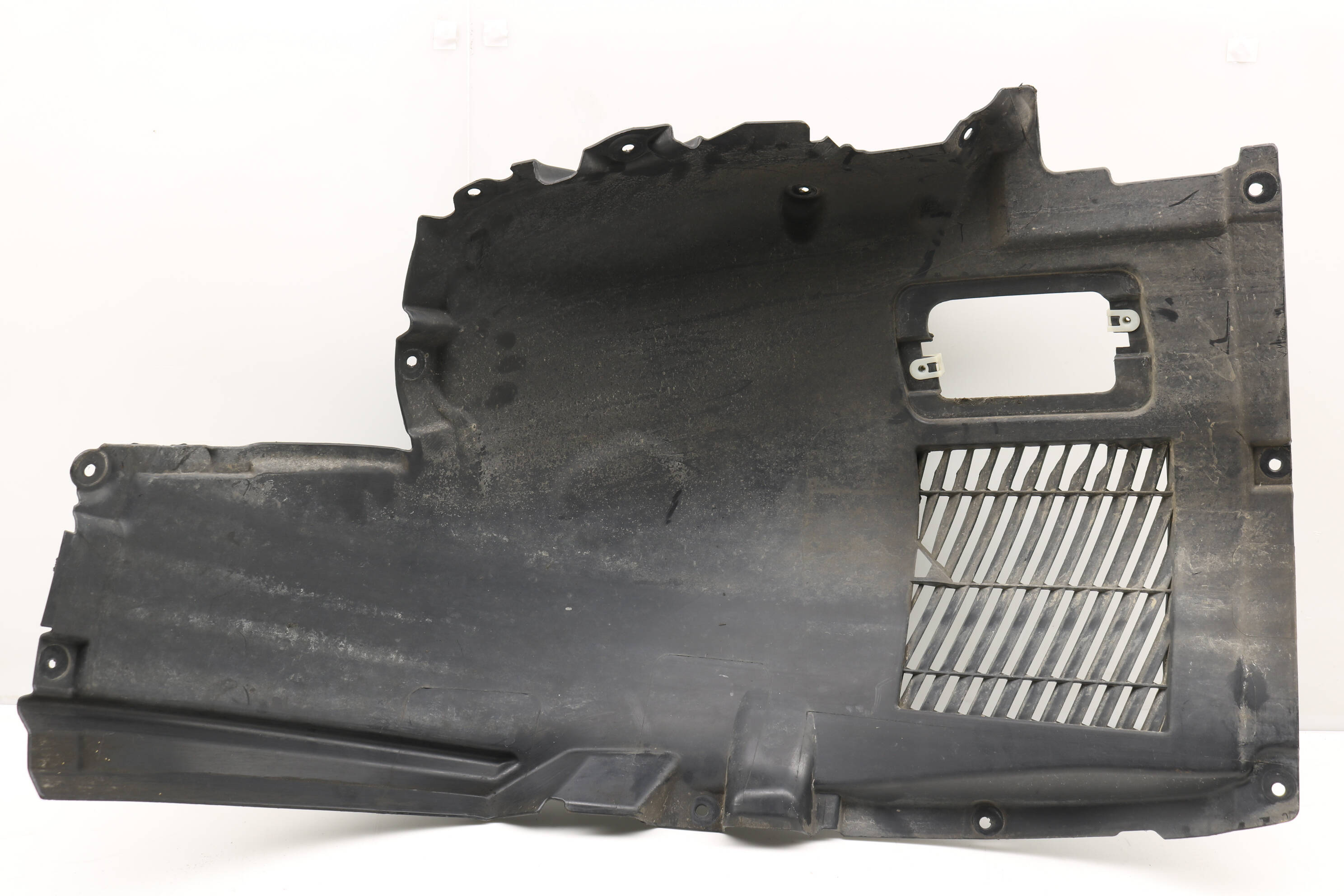 Fender&#x20;Liner&#x20;&#x2F;&#x20;Wheel&#x20;Housing&#x20;Cover&#x20;&#x28;Front&#x29;&#x20;51717185163