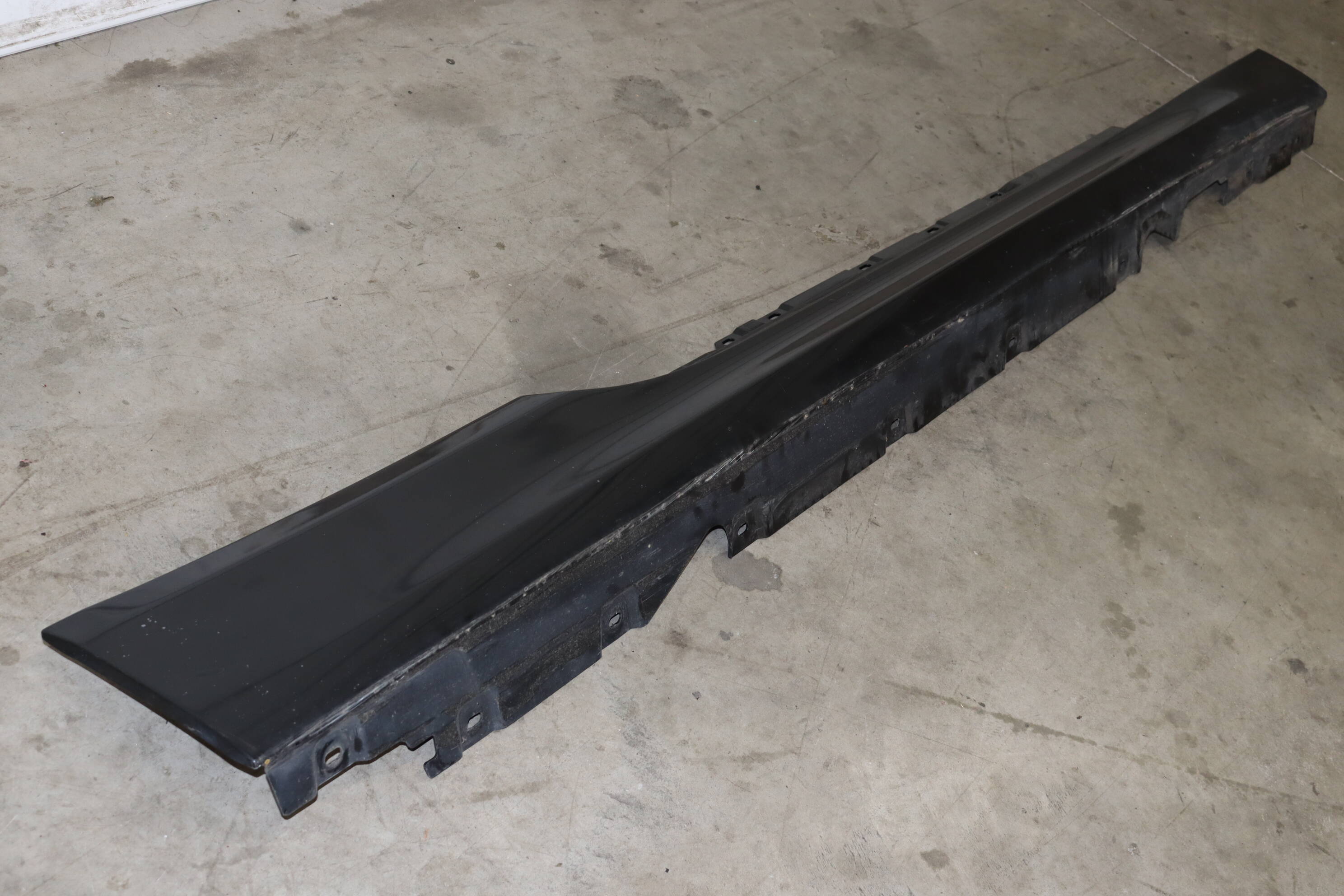 Side Skirt / Rocker Panel 51777223082