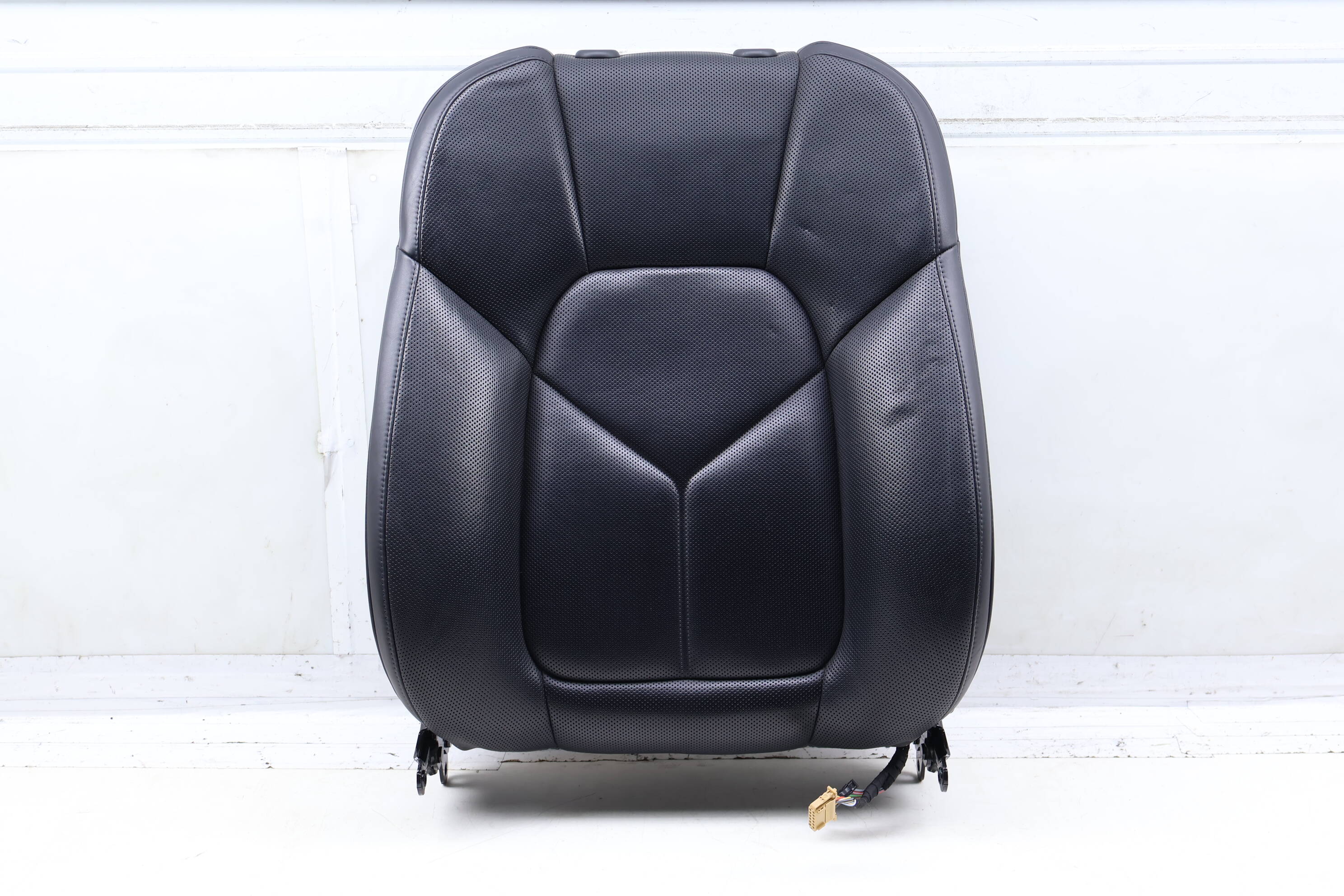 Upper Seat Backrest Cushion Assembly 7P5881805BP 95852186901