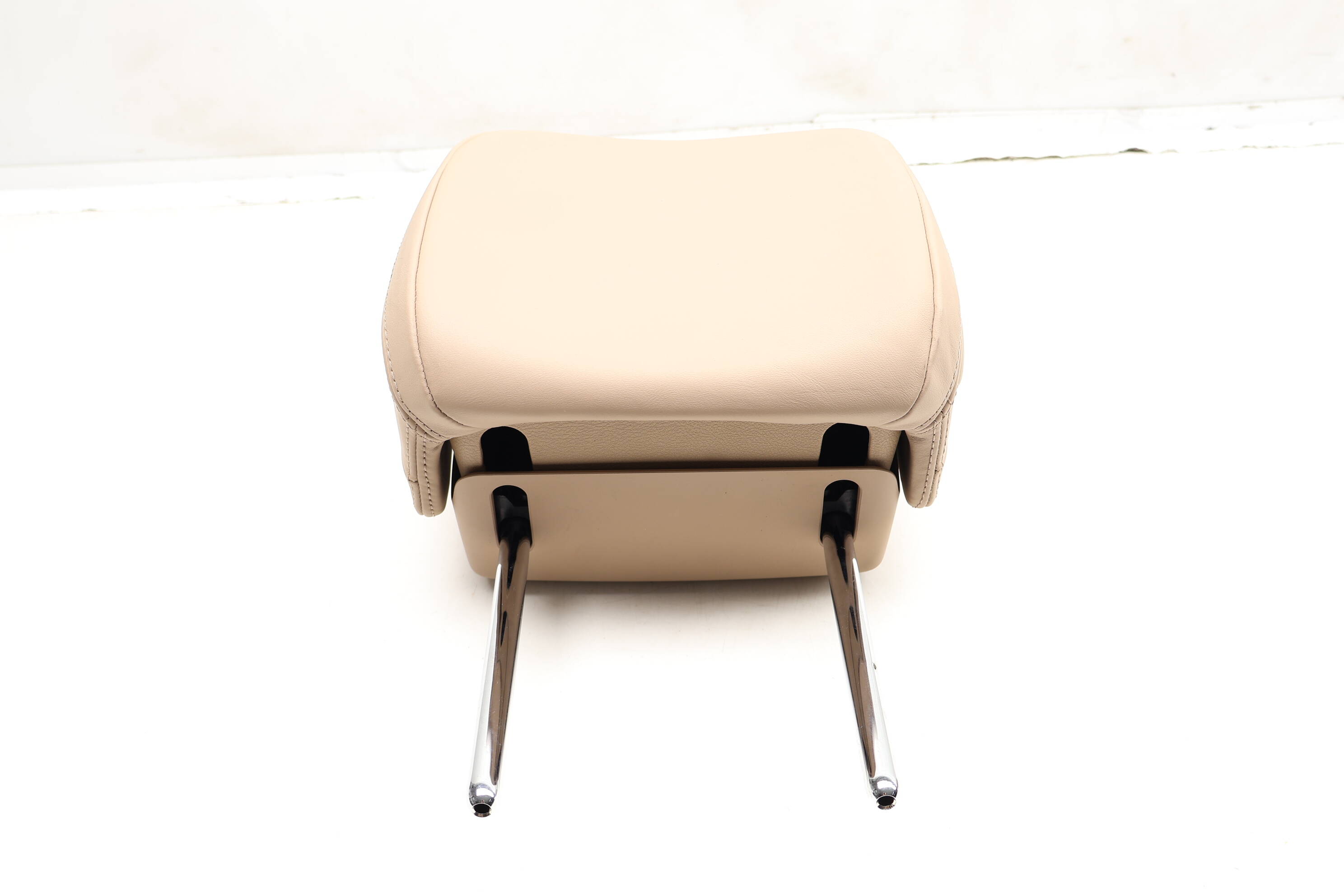 Headrest / Head Rest 95B881901AG