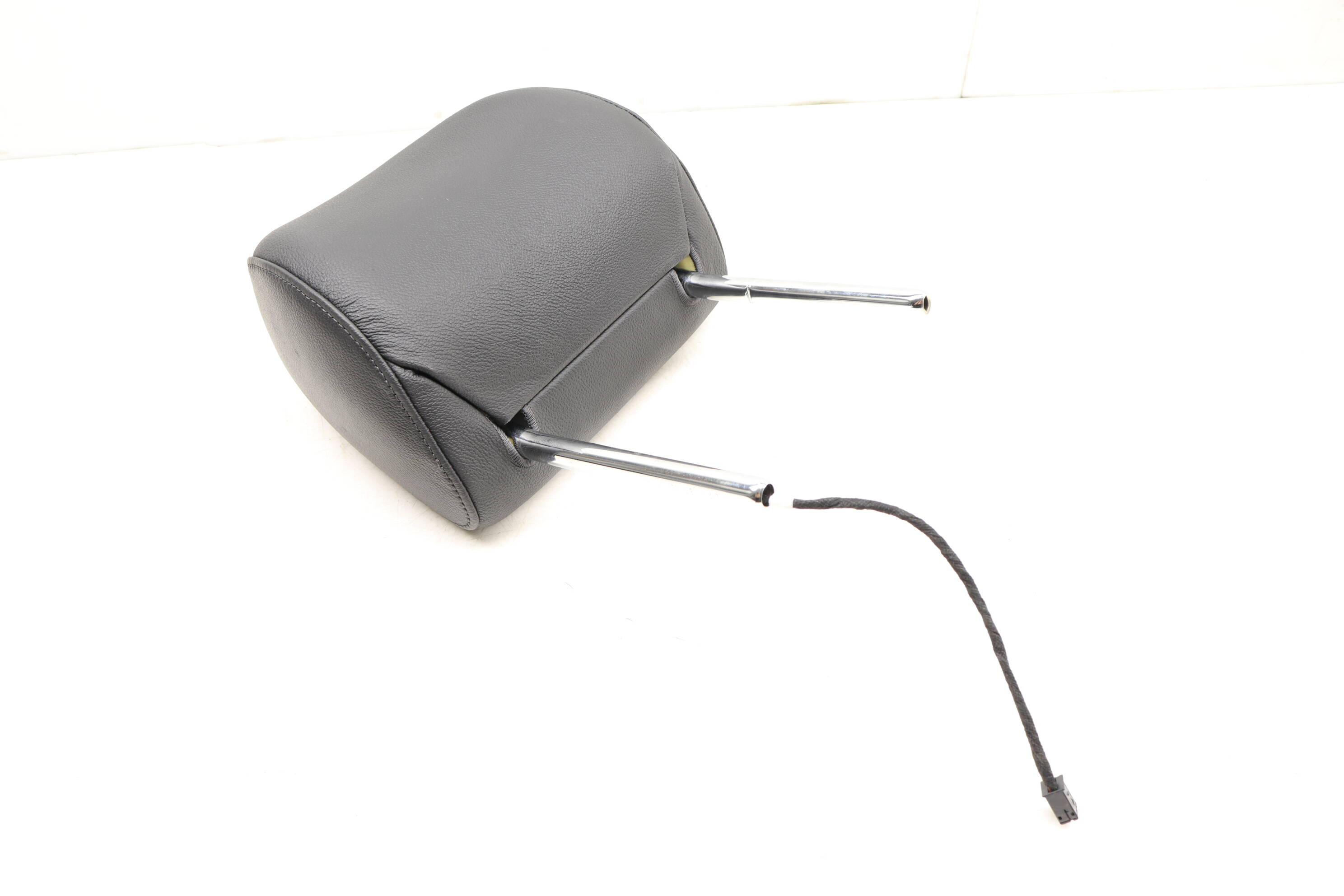 Headrest / Head Rest 8T0881921E