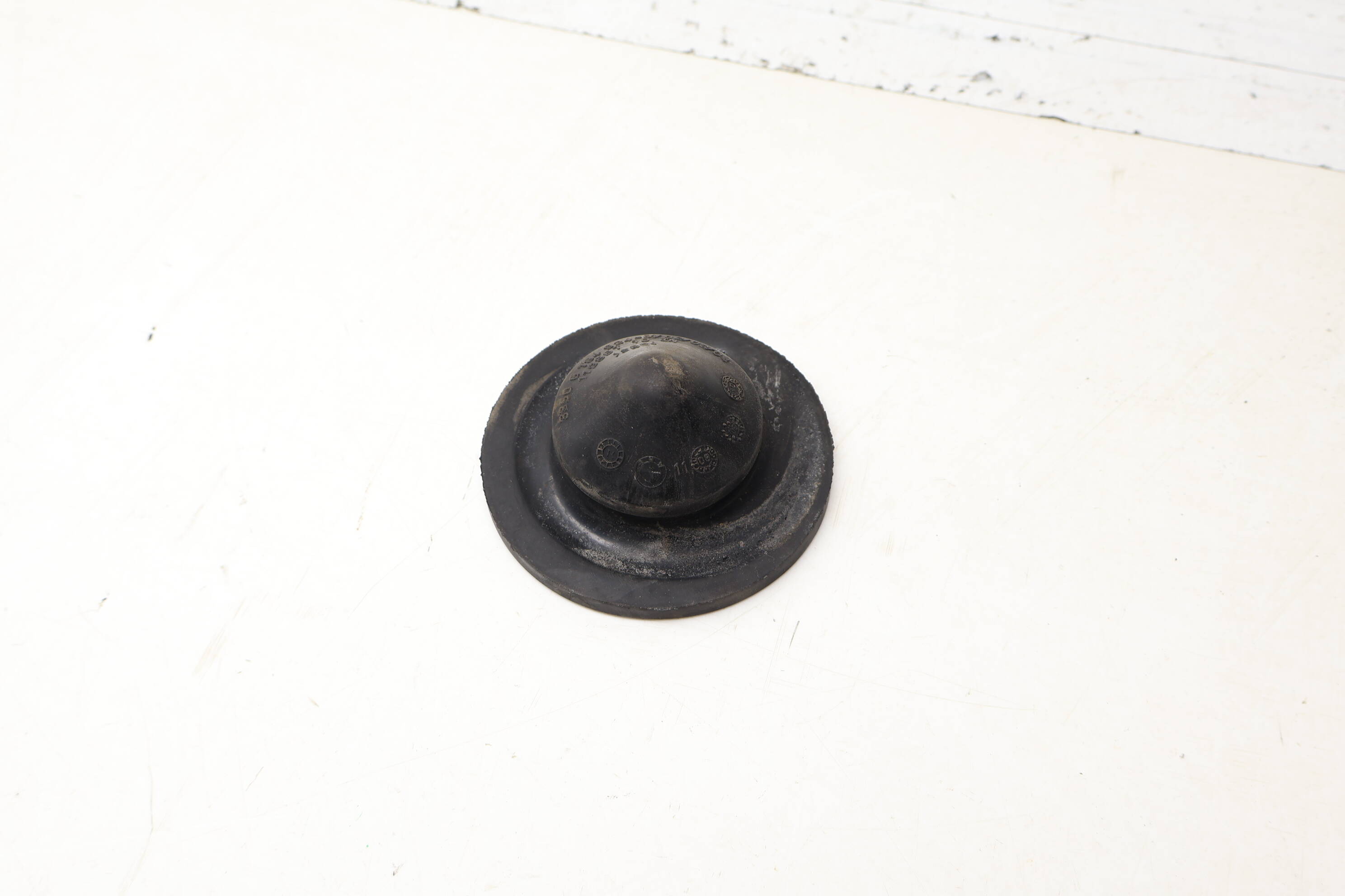 Lower Spring Pad / Rubber Mount 33506784924