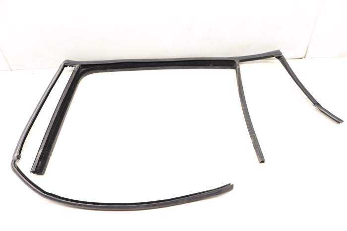 Door Window Glass Channel / Seal 5GM839431K main product photo