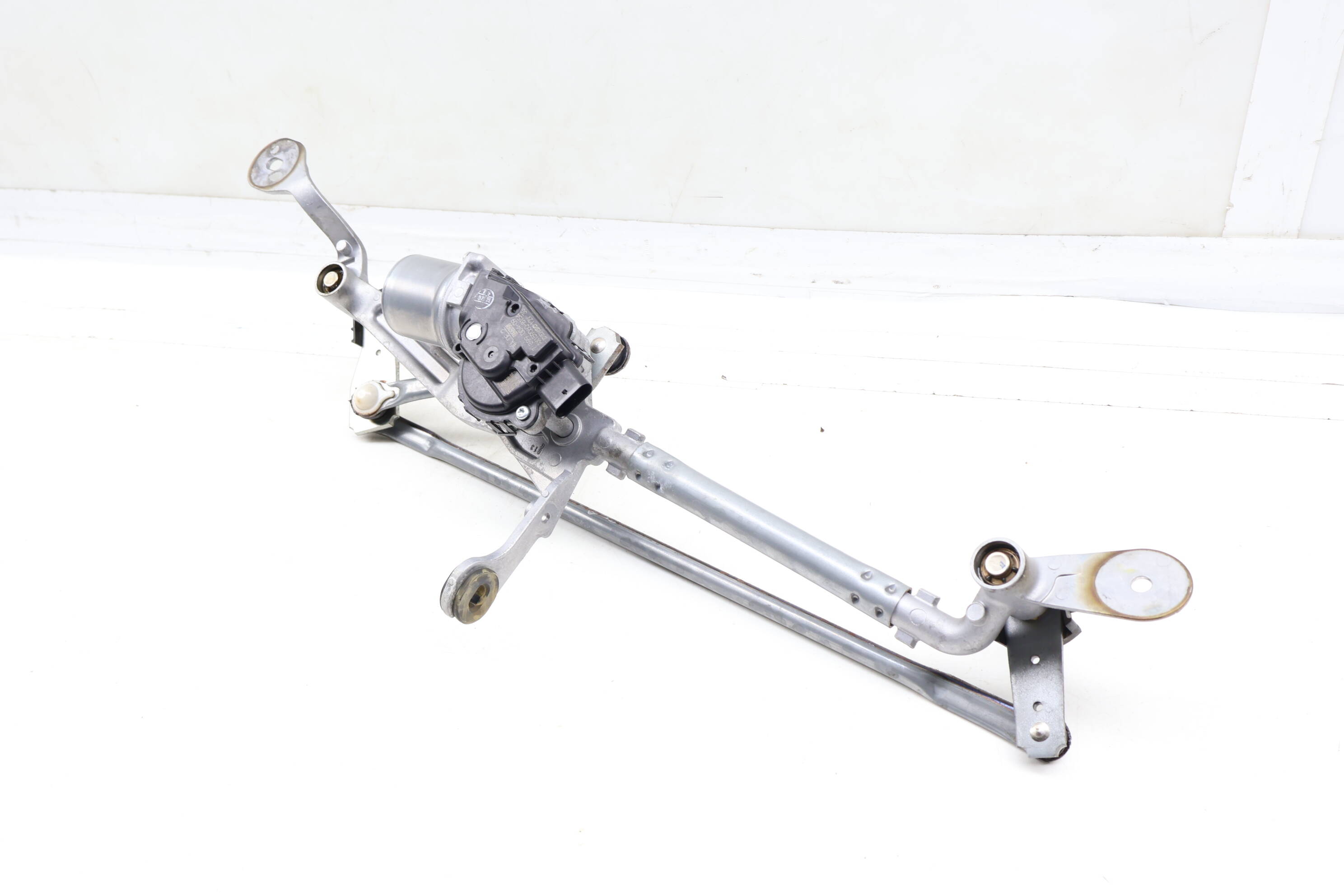 Windshield Wiper Transmission W/ Motor 61617399004